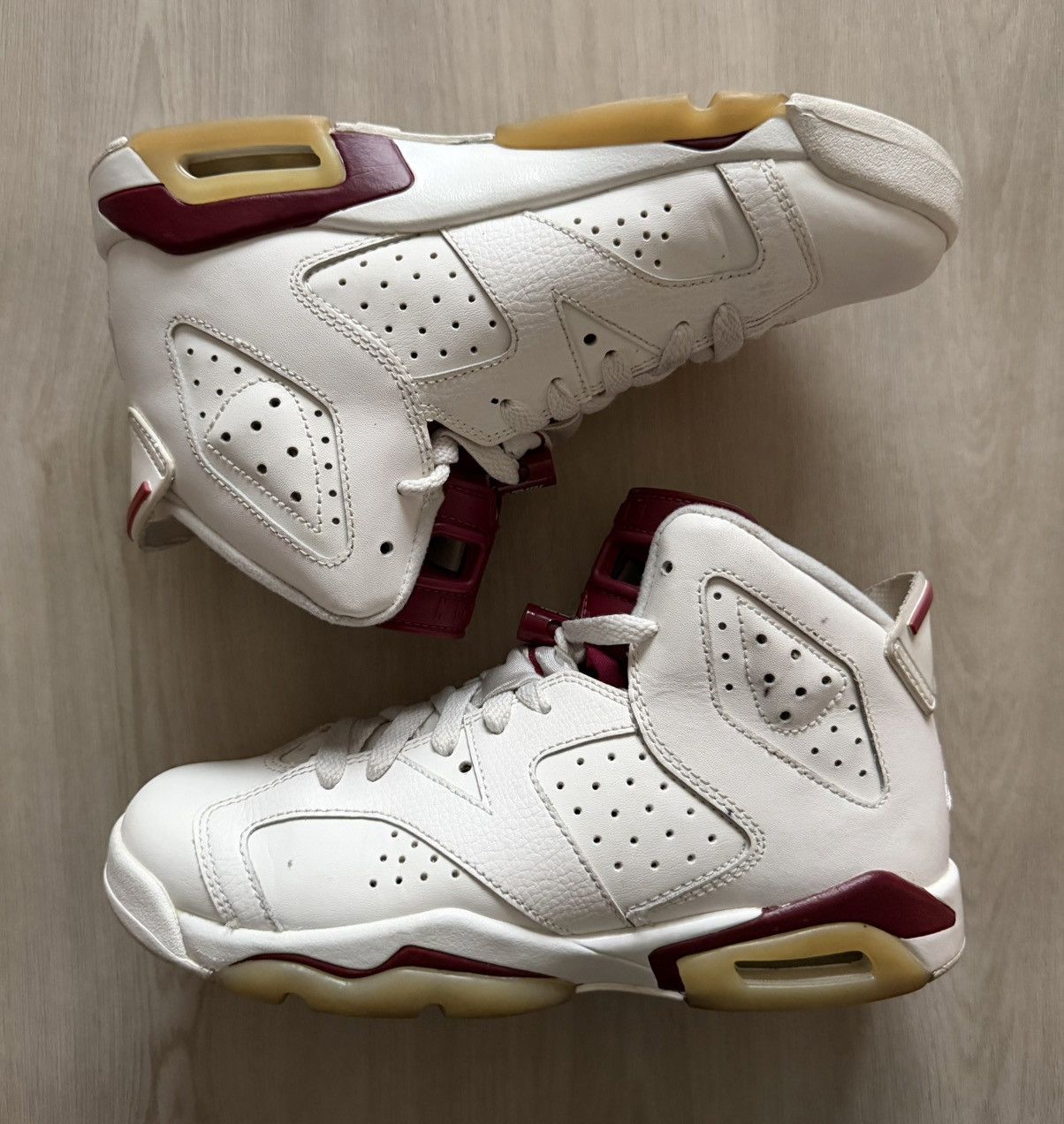 Jordan Brand Nike Boys Air Jordan 6 836342-115 White Size 6Y Size US 6 / EU 39 - 2 Thumbnail