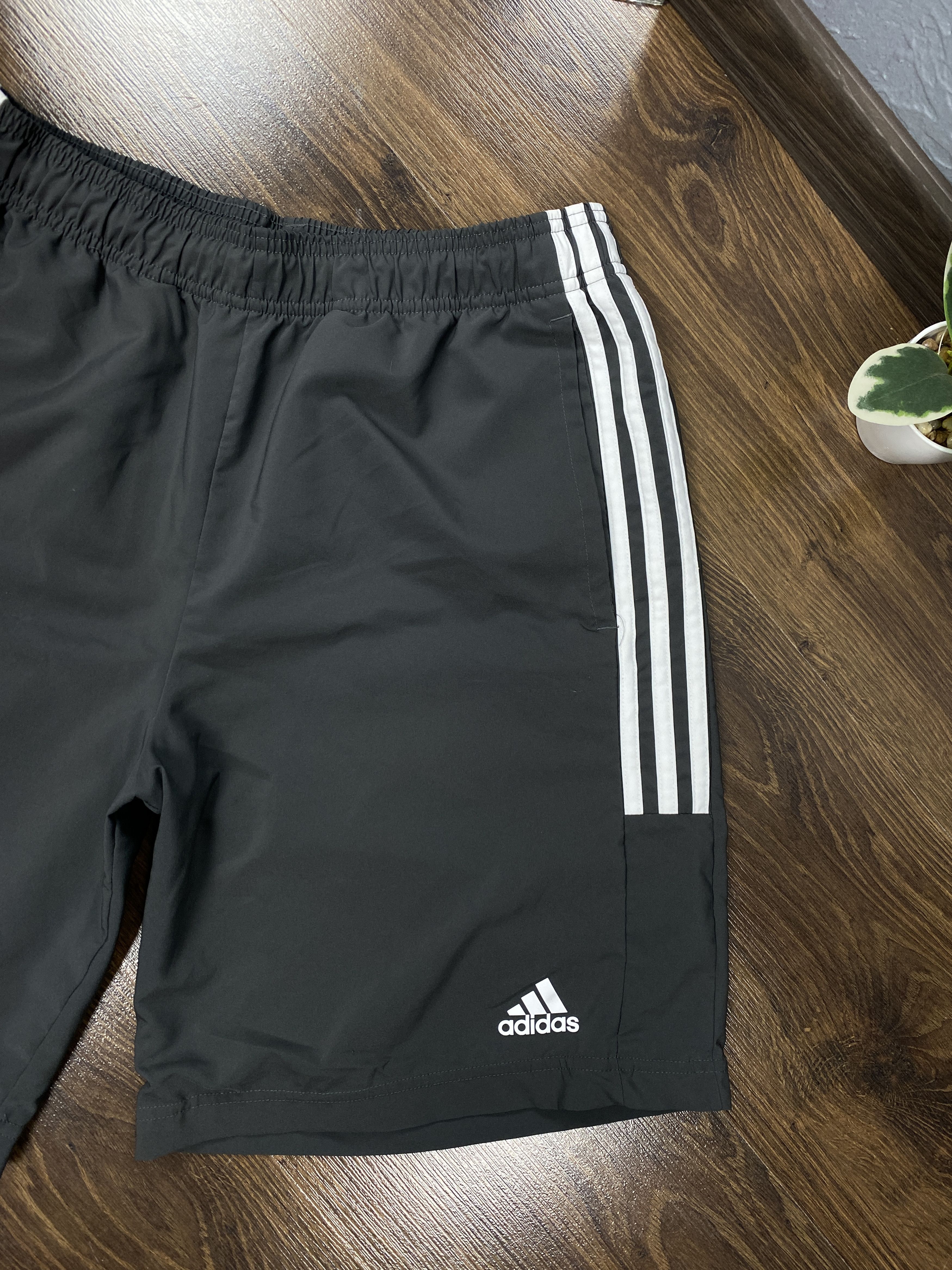 Adidas Adidas Mens Shorts y2k Size US 32 / EU 48 - 2 Thumbnail