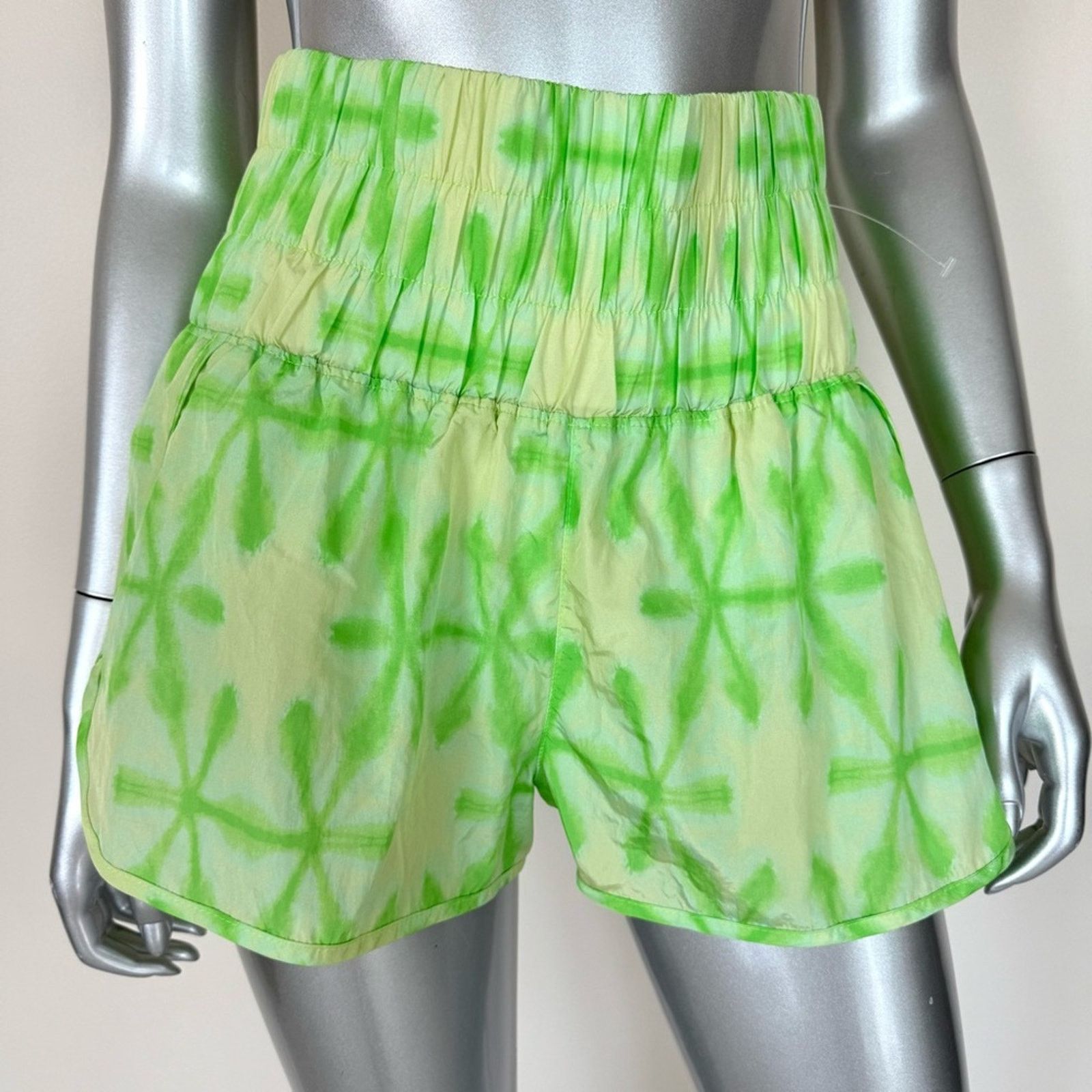 Other NEW!! Free People movement women athletic shorts size S Size 27" / US 4 / IT 40 - 2 Thumbnail