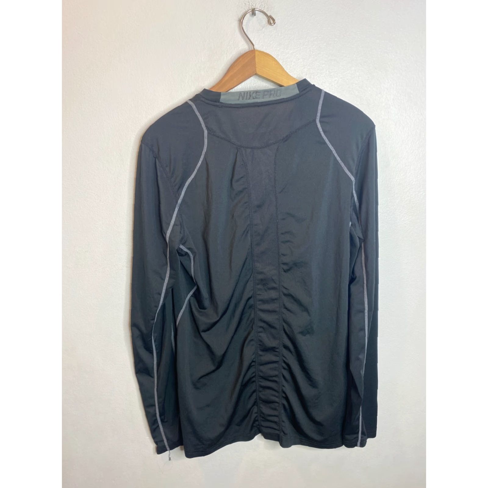 Nike Nike Pro Tee T-Shirt Long Sleeve Crew Neck Men's Small Black Nike Dri-FIT Logo Graphic T-Shirt Size US S / EU 44-46 / 1 - 5 Thumbnail