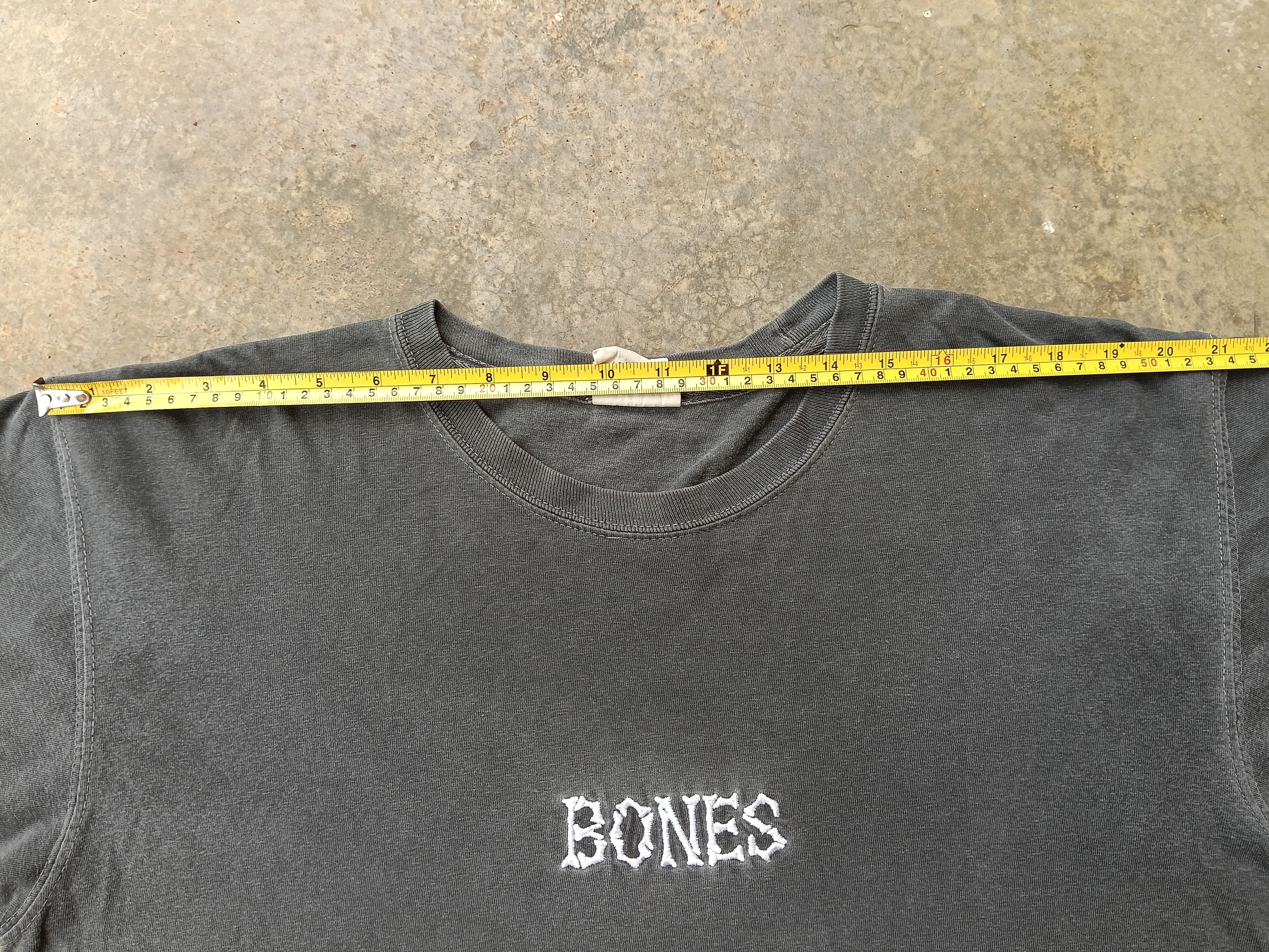 Bones Vintage bones embroidered Sun faded Size US L / EU 52-54 / 3 - 10 Thumbnail