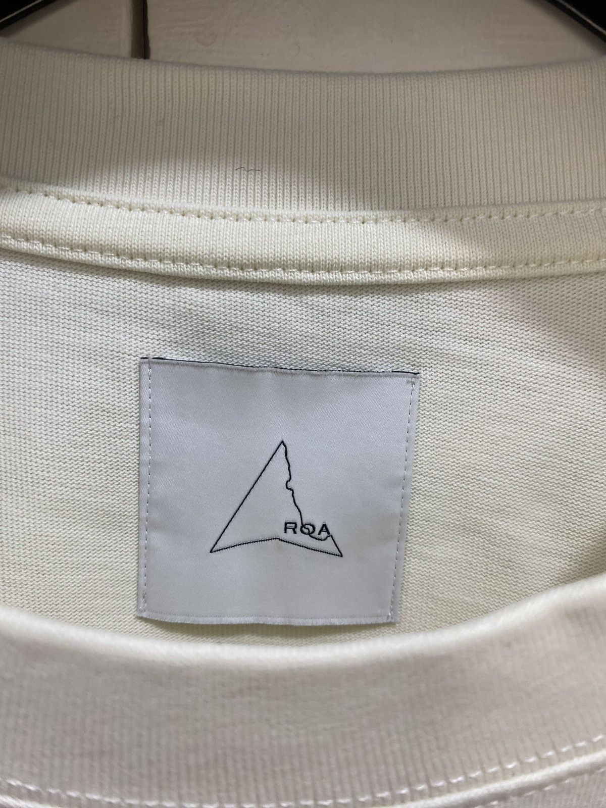 ROA ROA T-shirt, size L, White, used, in excellent condition. Size US L / EU 52-54 / 3 - 5 Thumbnail