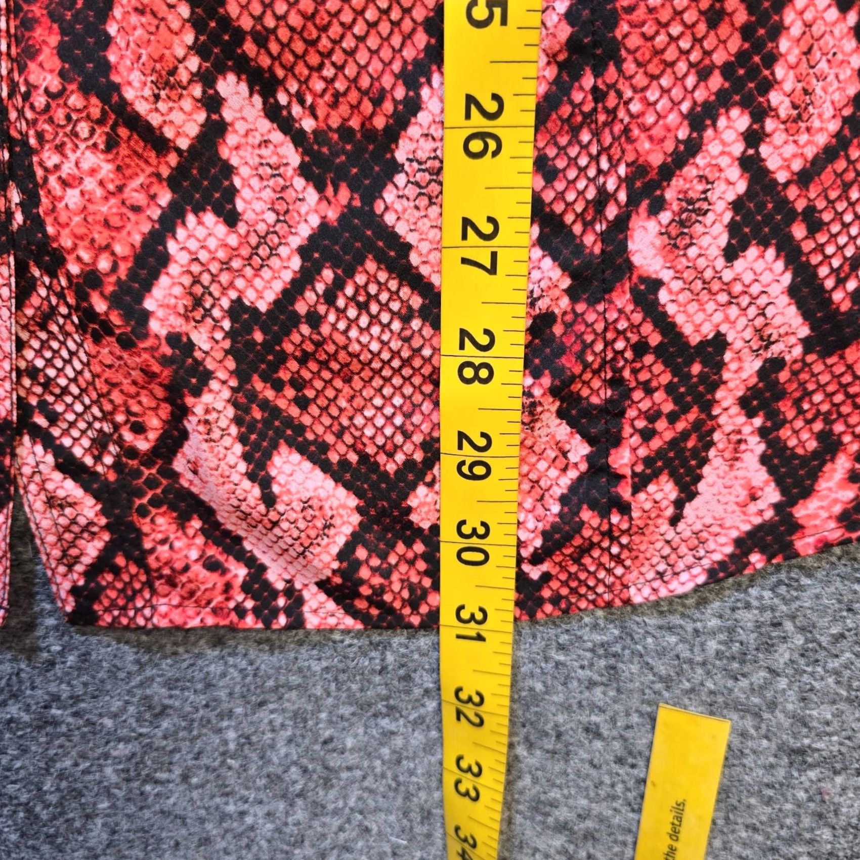 Michael Kors Michael Kors Top Womens 3X Red Alligator Print Button Up Long Sleeve Blouse Size XXL / US 16-18 / IT 52-54 - 7 Thumbnail