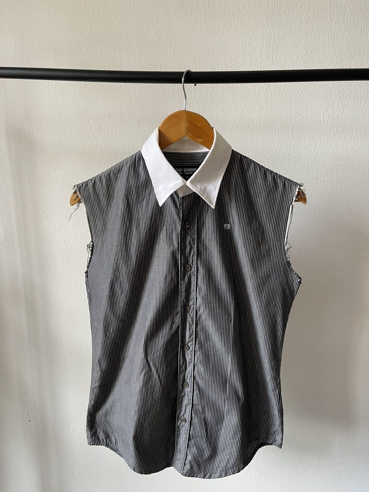 Raf Simons S/S 2003 Raf Simons 'Consumed' Cut Off Sleeve Size US S / EU 44-46 / 1 - 3 Thumbnail