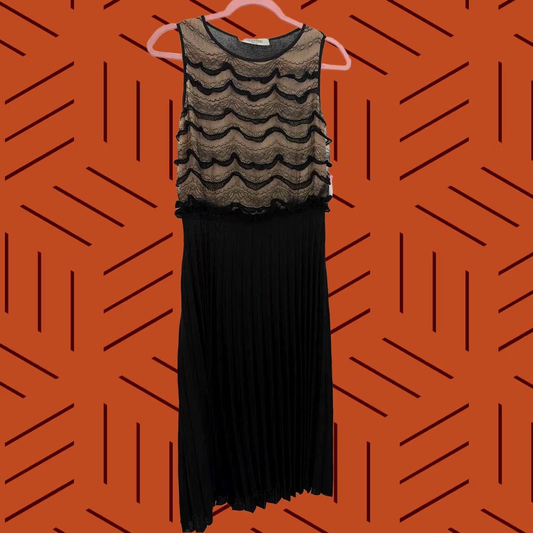 Valentino Valentino Dress Black Midi Sleeveless Size Medium Pre-Owned Size M / US 6-8 / IT 42-44 - 1 Thumbnail
