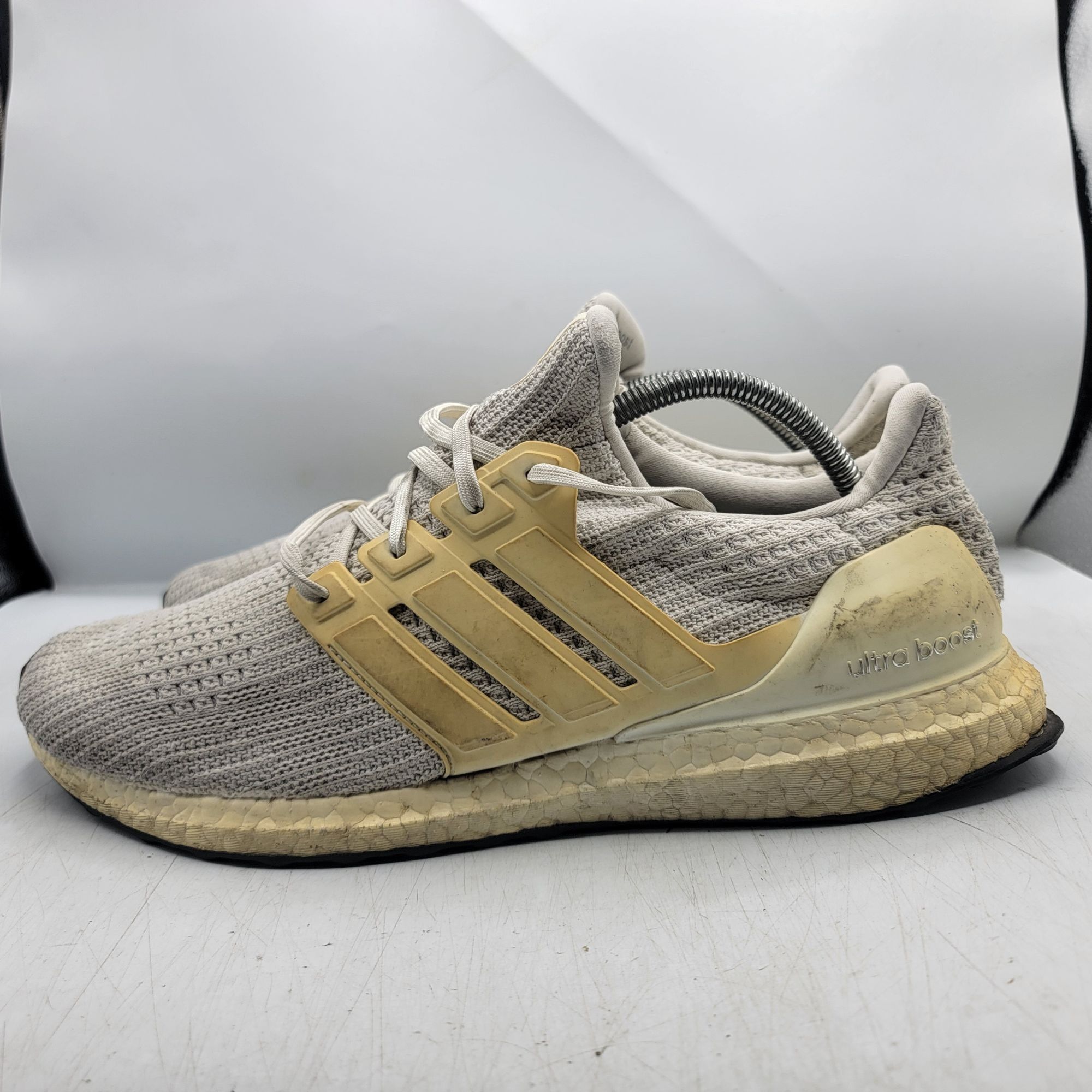 Adidas Adidas Ultraboost 4.0 Mens 11 White Sneaker Shoes Running Wa Size US 11 / EU 44 - 12 Thumbnail
