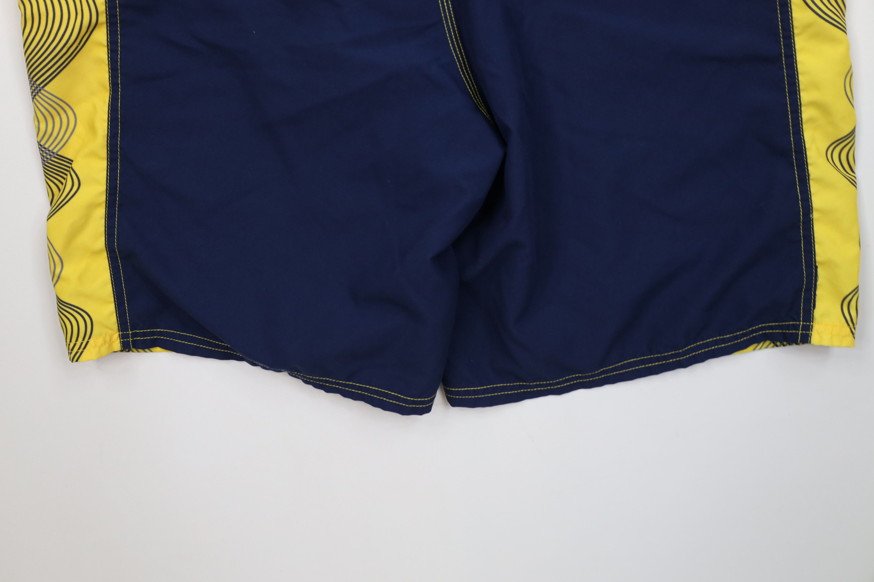 Nike Vintage Y2K Nike Travis Scott Mini Swoosh Lined Shorts Size US 36 / EU 52 - 14 Thumbnail