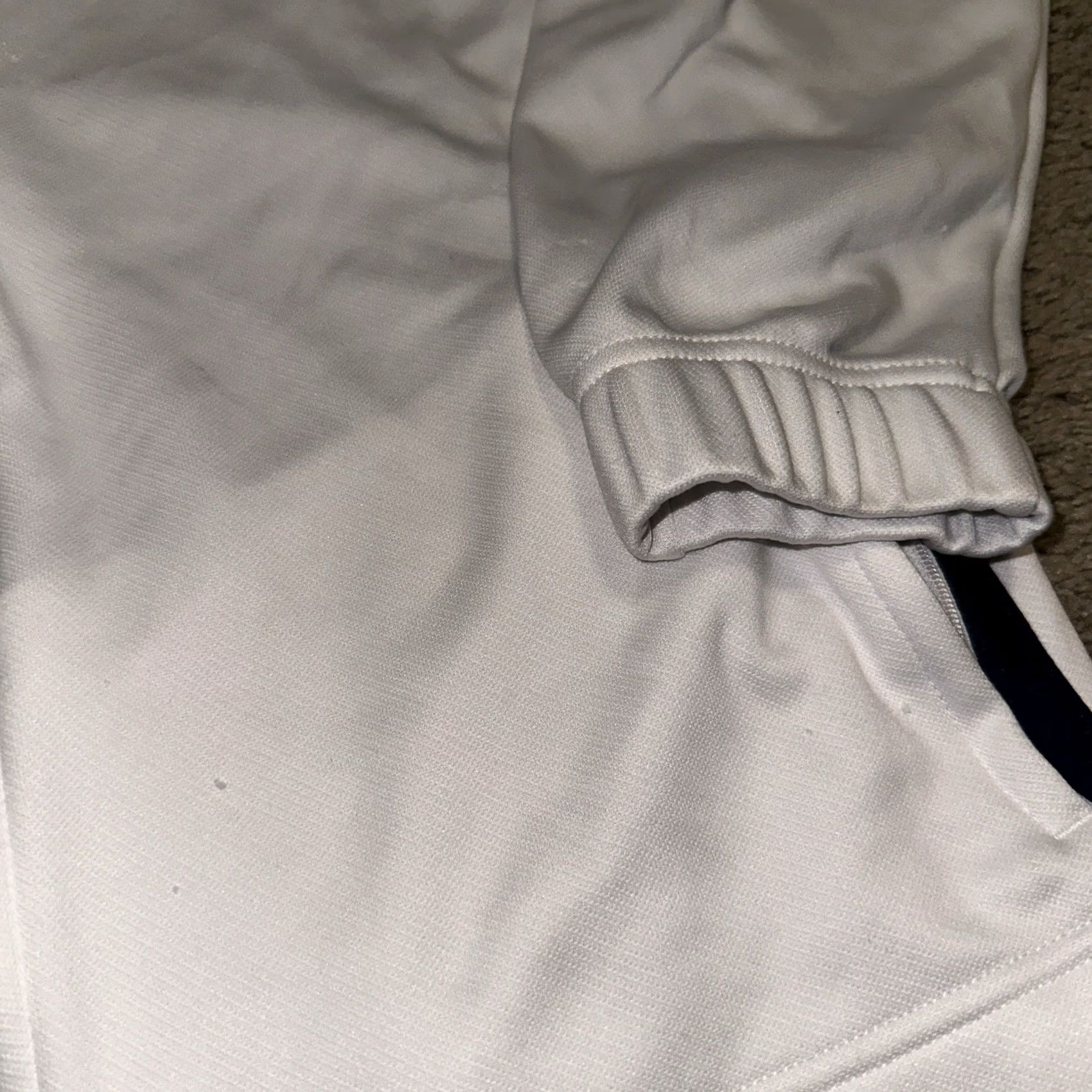 Nike VINTAGE Nike Full Zip Hoodie Mens Small White LBJ 23 Y2K 2000s Embroidered Logo Zipper Pockets Seasonal Fall Spring Summer Winter Mens Size US S / EU 44-46 / 1 - 3 Thumbnail