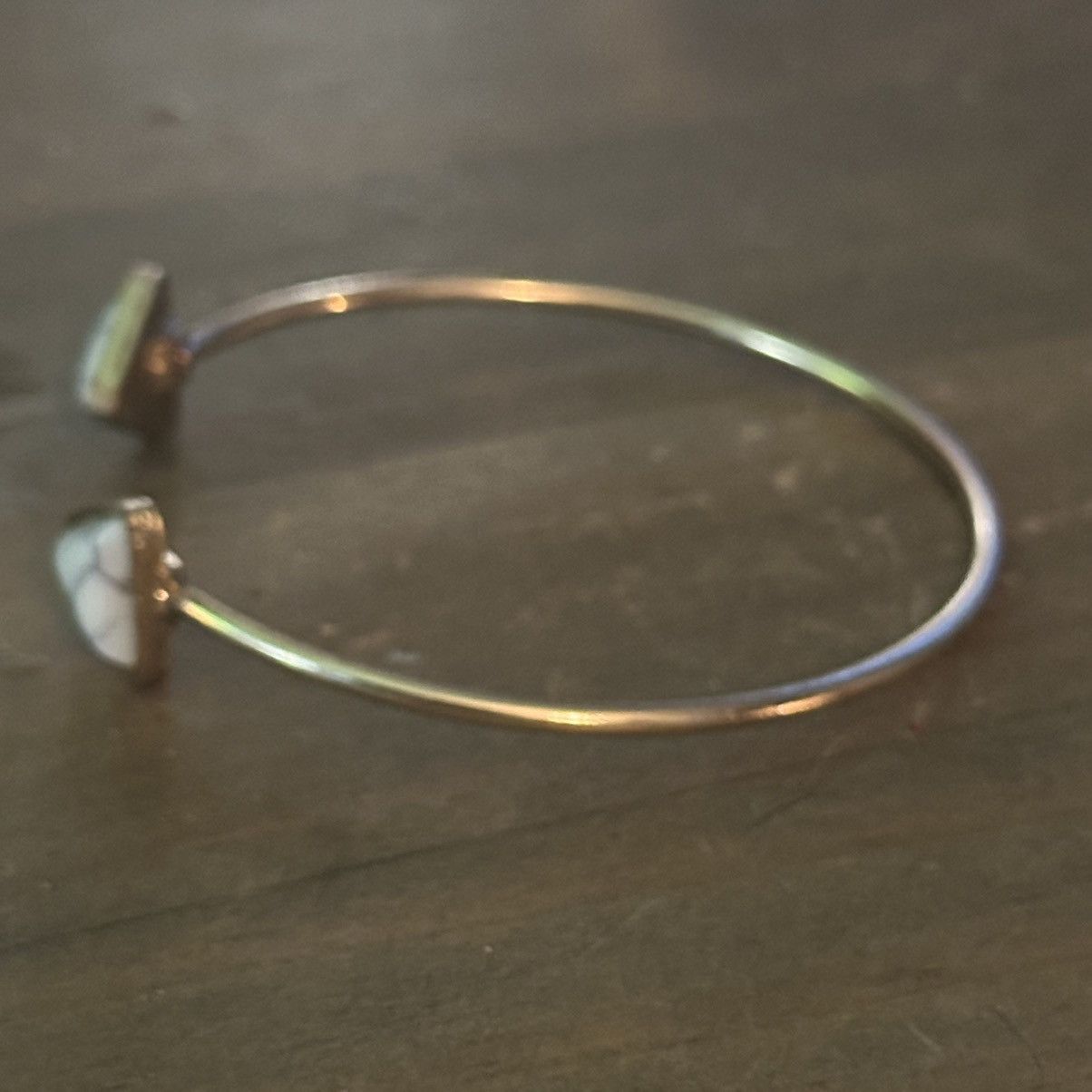 Other Gold tone white marbeled triangle cuff bracelet Size ONE SIZE - 4 Thumbnail
