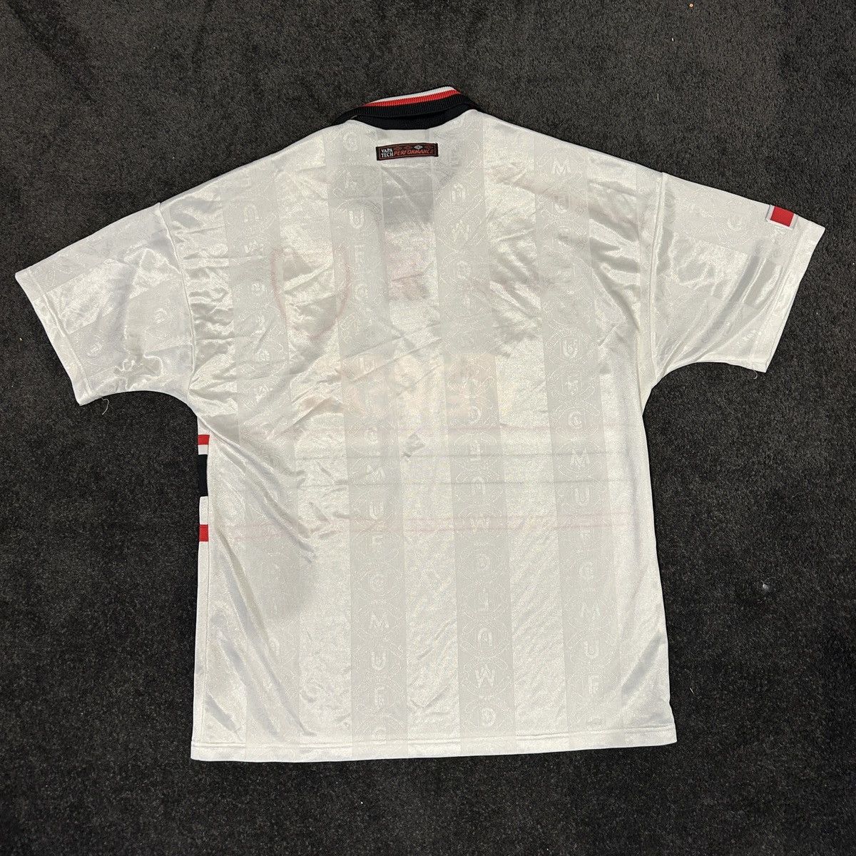 Umbro × Vintage Manchester United 1997-1999 Away Football Jersey Size US M / EU 48-50 / 2 - 2 Thumbnail