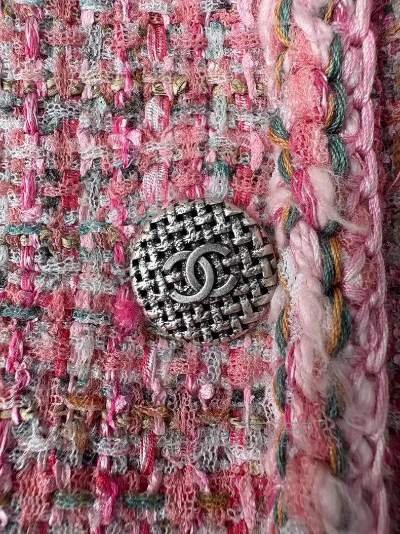 Chanel Chanel Pink plaid V-neck tweed rolled edge woven jacket Size XS / US 0-2 / IT 36-38 - 5 Thumbnail