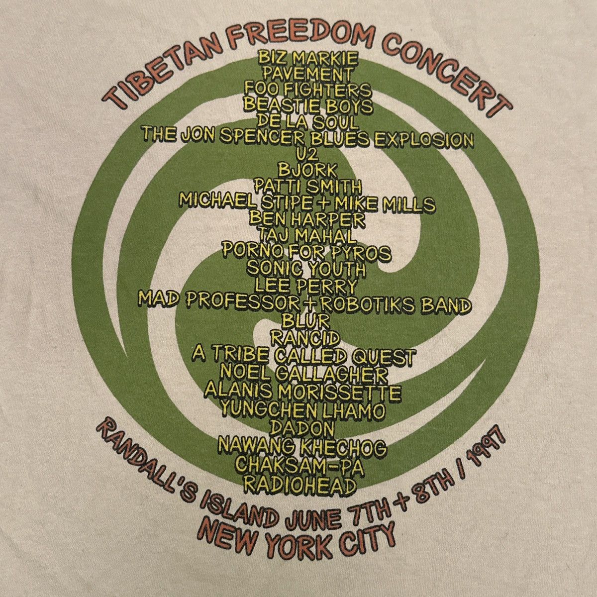Vintage Vintage 1997 Tibetan Freedom Concert T-shirt Size US L / EU 52-54 / 3 - 1 Thumbnail