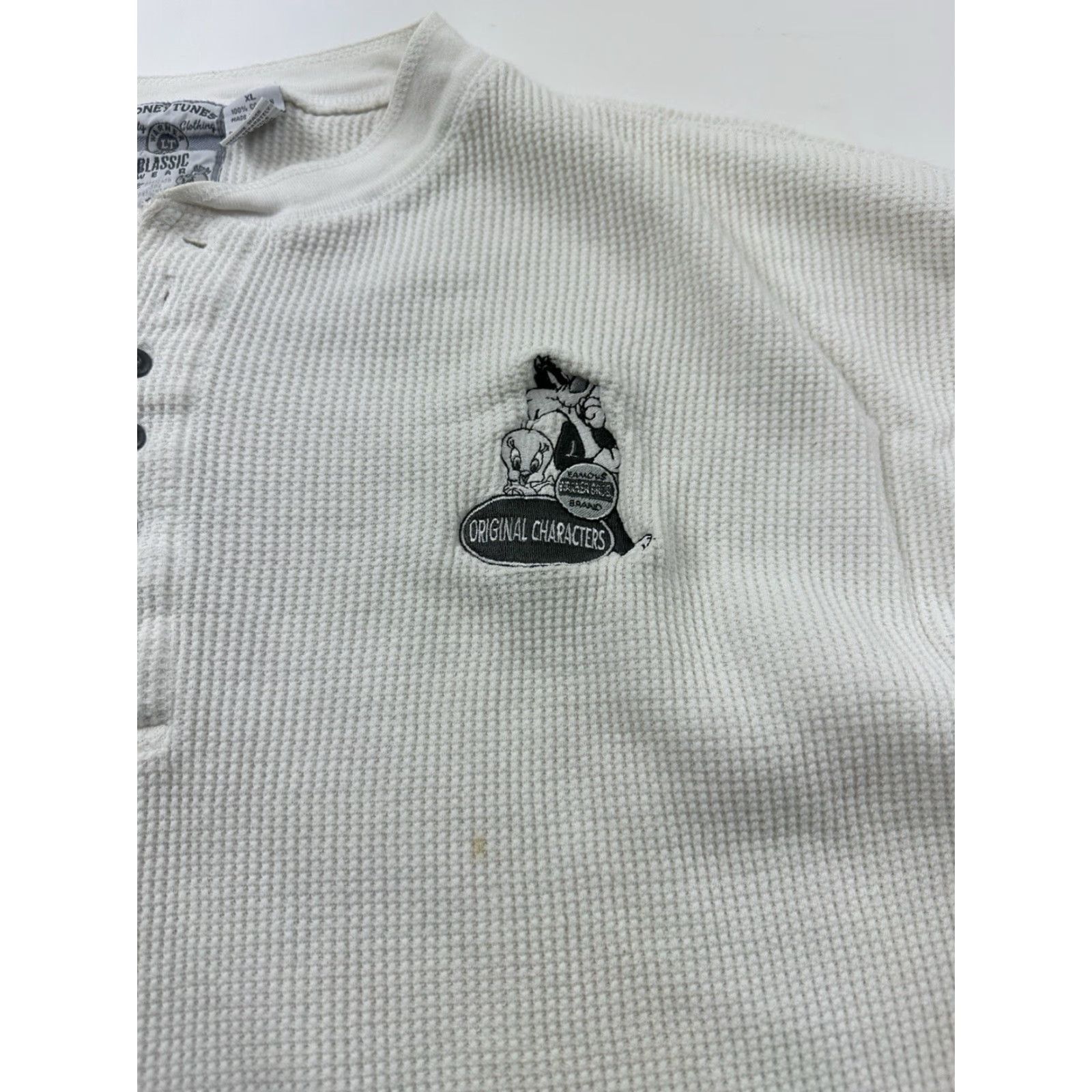 Vintage VINTAGE Looney Toons Shirt Mens XL White Henley Cotton Long Sleeve Tweety Sylvester 90s Grunge Minimalist Casual Hipster Grandad Collar Size US XL / EU 56 / 4 - 3 Thumbnail