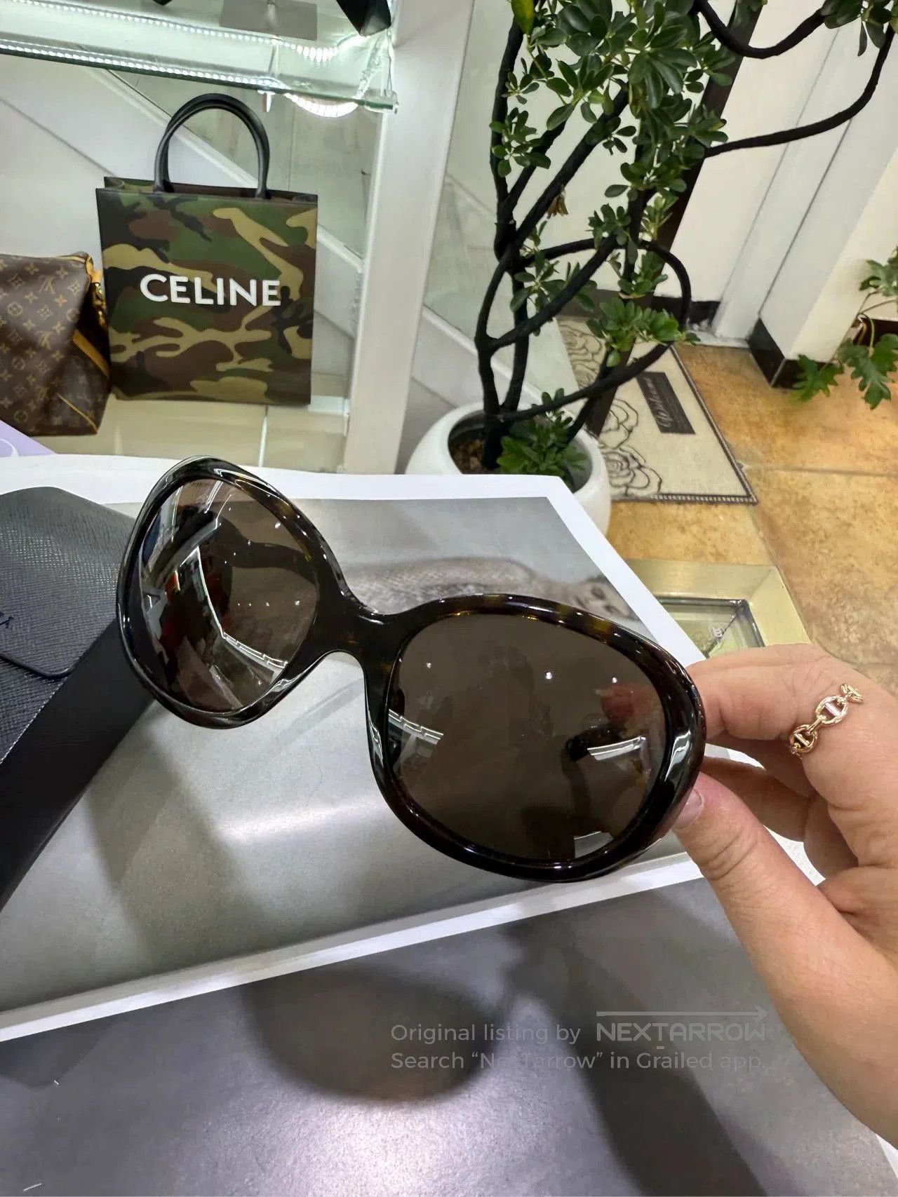 Prada Prada Sunglasses with Case. Size ONE SIZE - 3 Thumbnail
