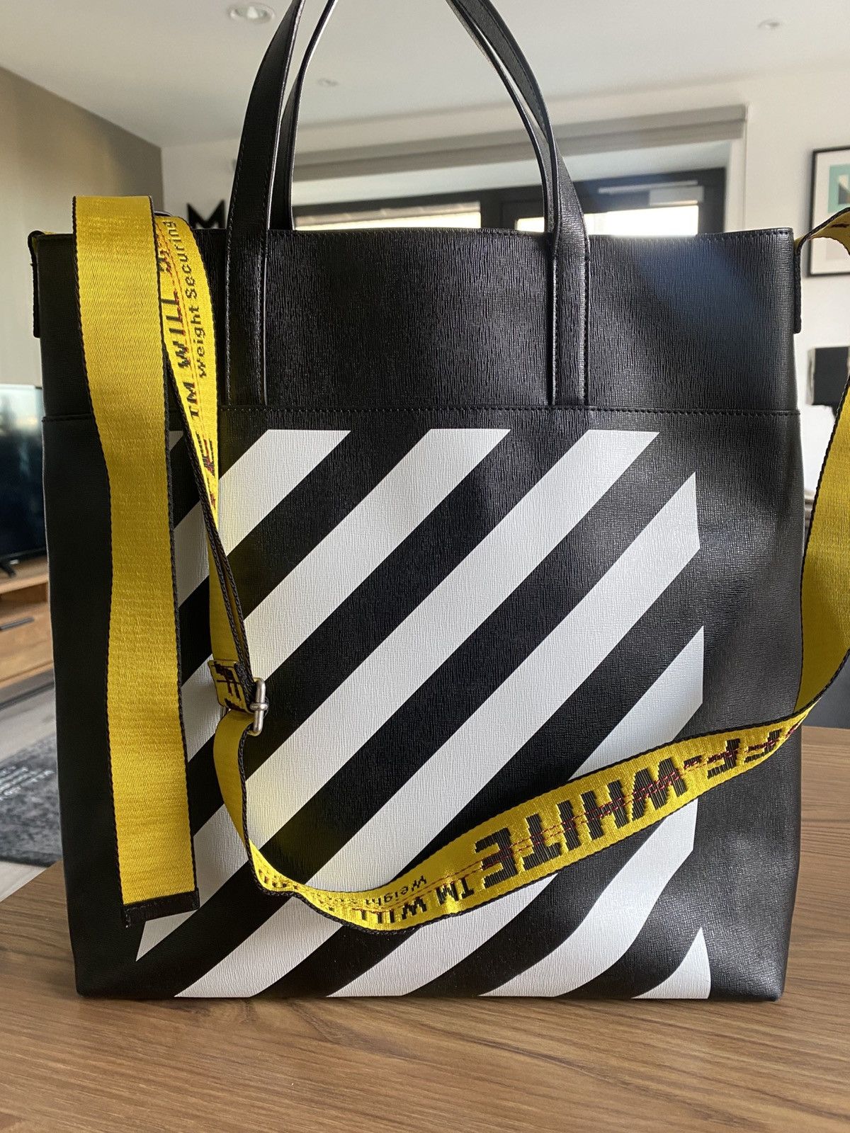 Off-White Tote bag Size ONE SIZE - 1 Thumbnail