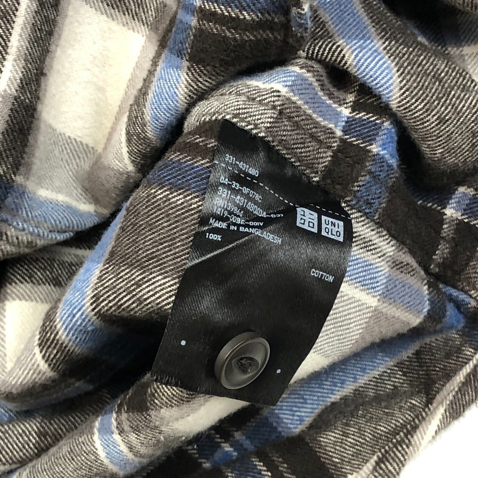 Uniqlo Uniqlo Blue Black Gray Button Up Flannel Size XL Mens B9 Size US XL / EU 56 / 4 - 4 Thumbnail