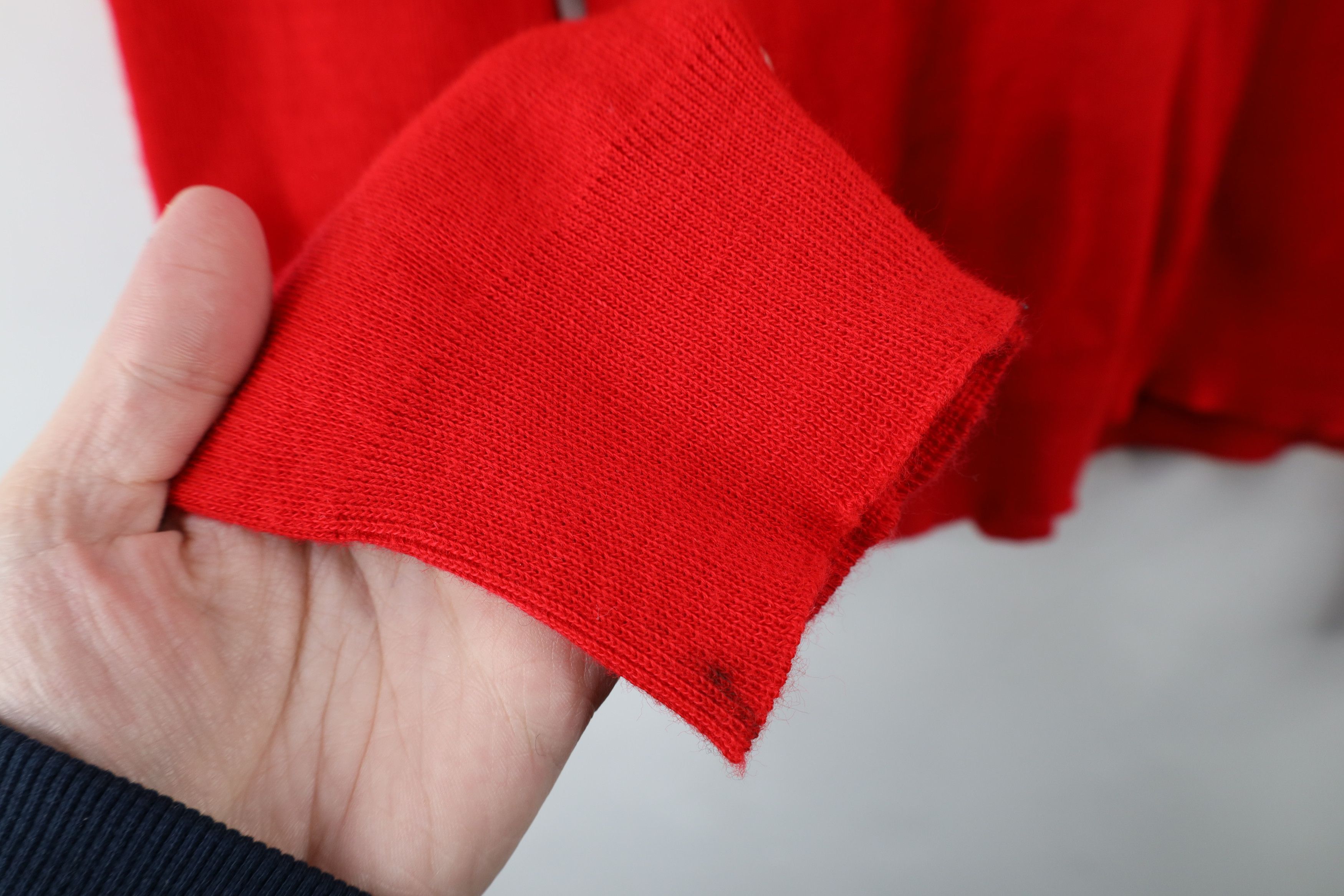 Vintage Vintage 70s Streetwear Soft Knit V-Neck Sweater Red USA Size US S / EU 44-46 / 1 - 4 Thumbnail