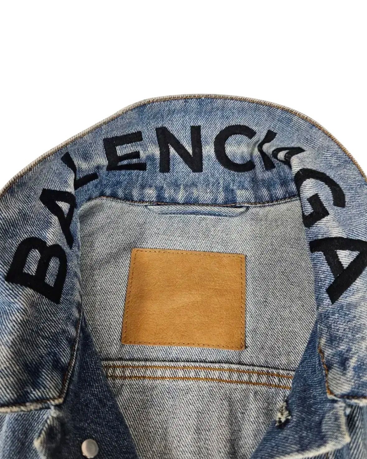 Balenciaga Balenciaga Neck Logo Denim Jacket Size US XXS / EU 40 - 2 Thumbnail