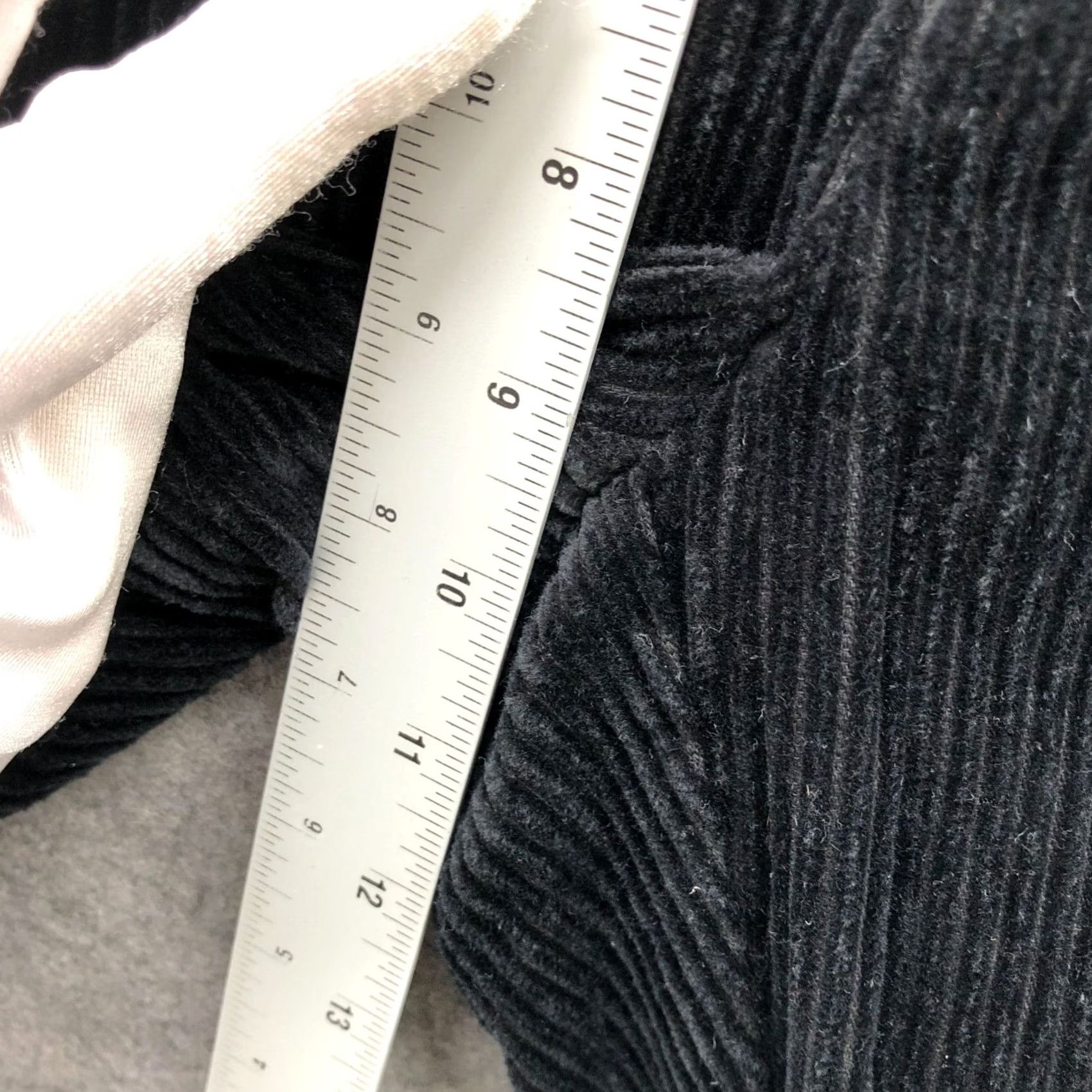 Banana Republic VINTAGE Banana Republic High Rise Boot Cut Corduroy Pants Womens 0 Black Cotton Size 25" / US 0 / IT 36 - 7 Thumbnail
