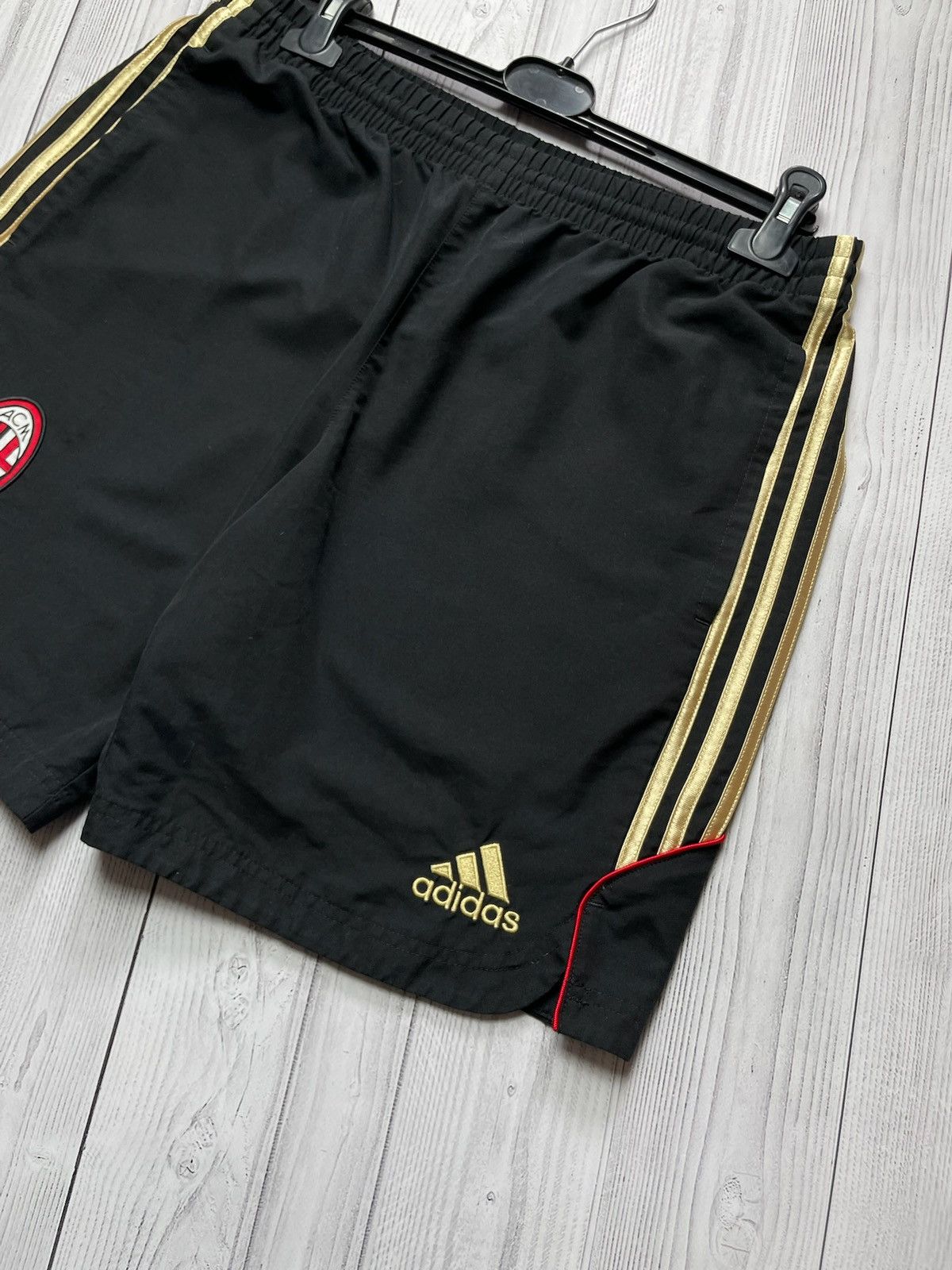 Adidas × Vintage Vintage adidas AC Milan soccer shorts size M gold line Size US 32 / EU 48 - 3 Thumbnail
