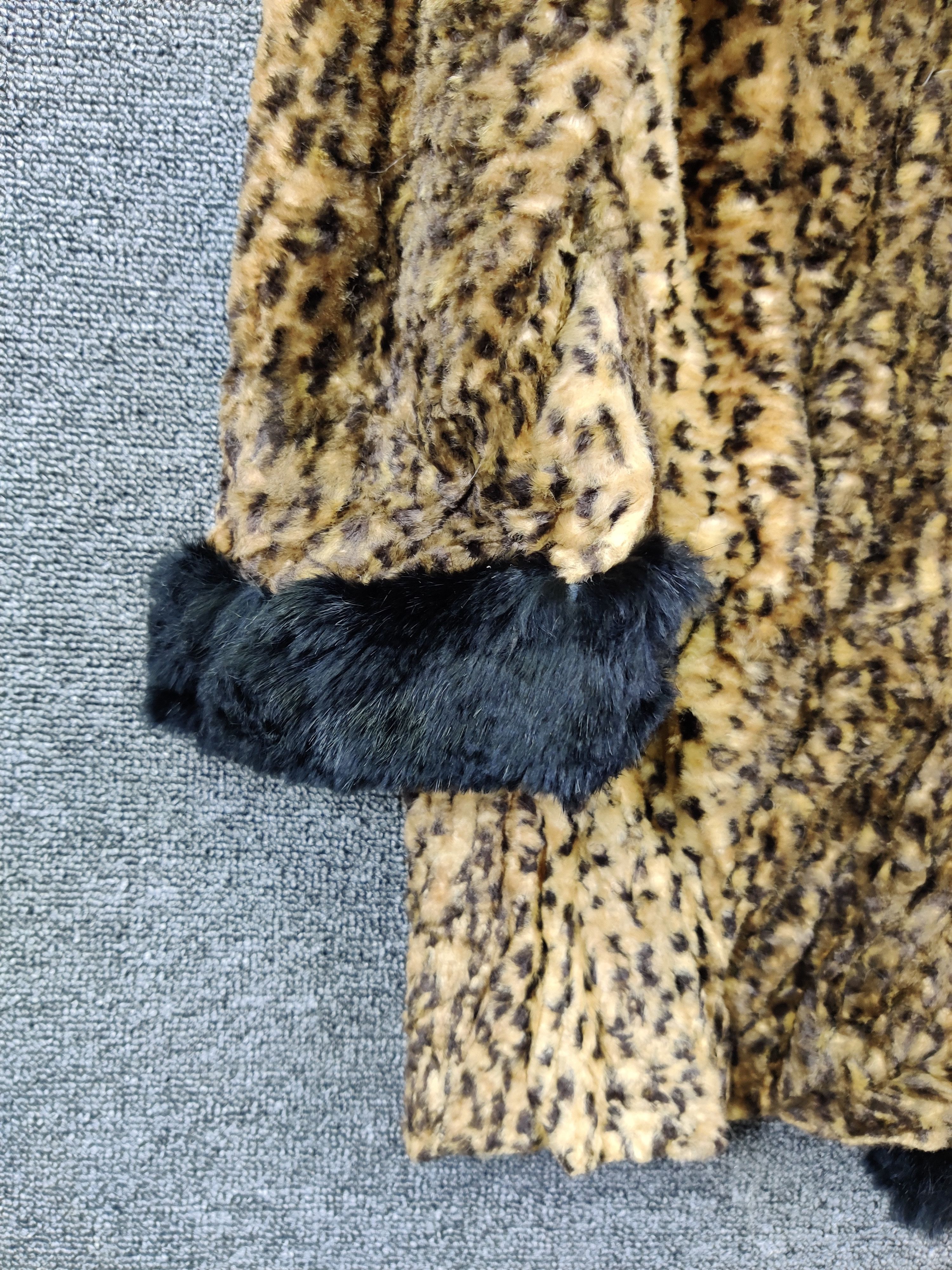 Japanese Brand Vintage Cestlheure Exquise Leopard Fur Cardigan Size US M / EU 48-50 / 2 - 4 Thumbnail