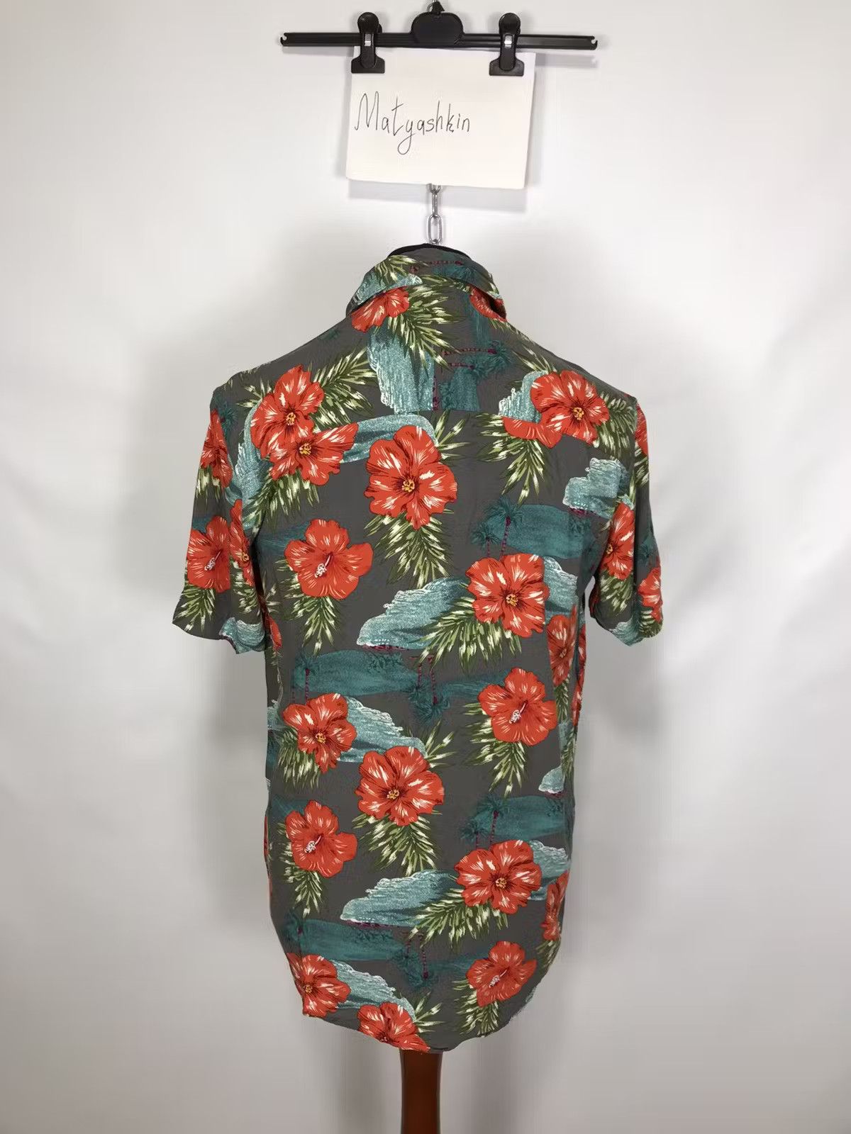Vintage Hawaiian shirt size M Size US M / EU 48-50 / 2 - 3 Thumbnail