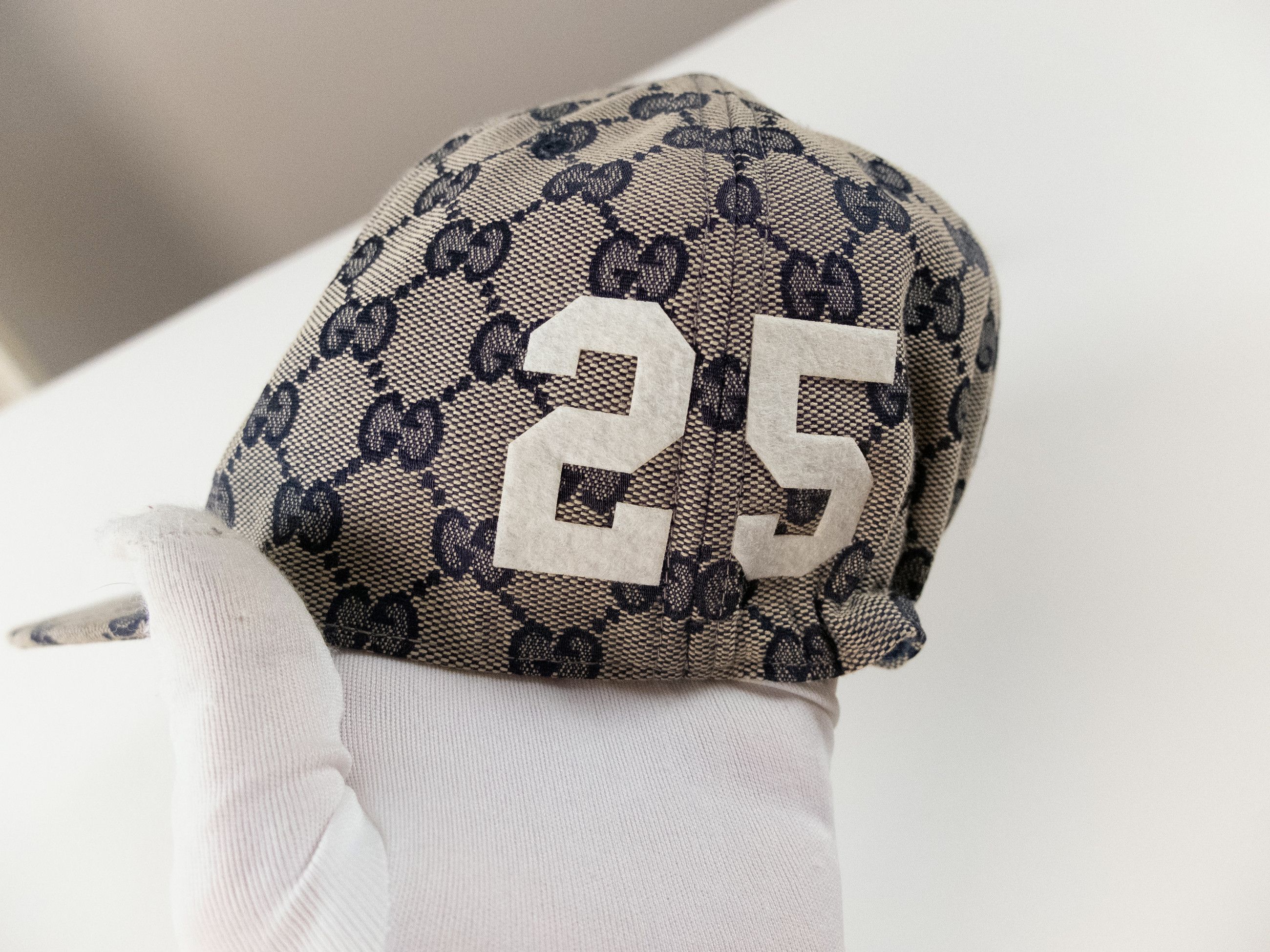 Gucci GUCCI gray GG Web logo canvas baseball cap Medium NWT Size ONE SIZE - 7 Thumbnail