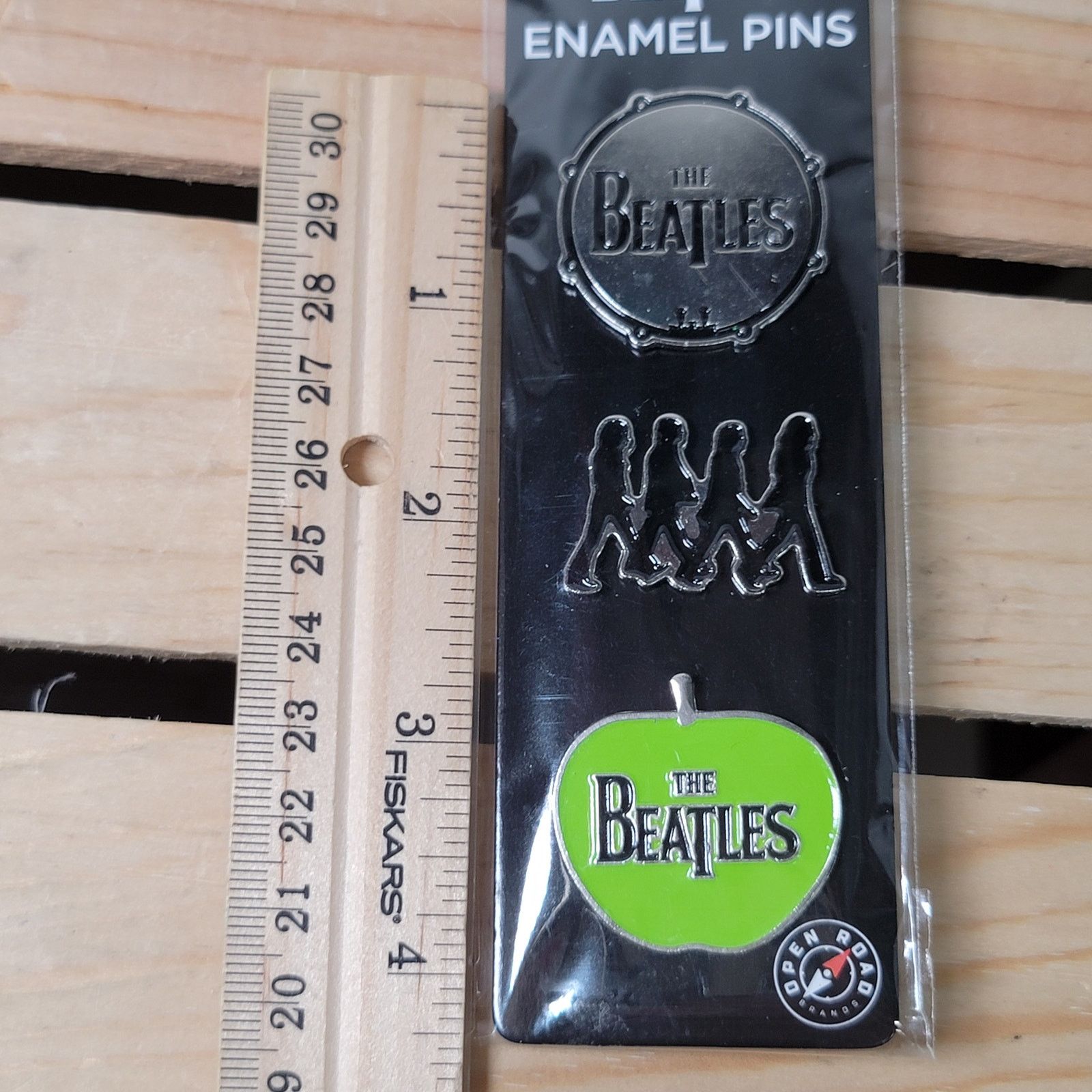 Other Set of 3 THE BEATLES Enamel Pins NEW / SEALED Size ONE SIZE - 4 Thumbnail