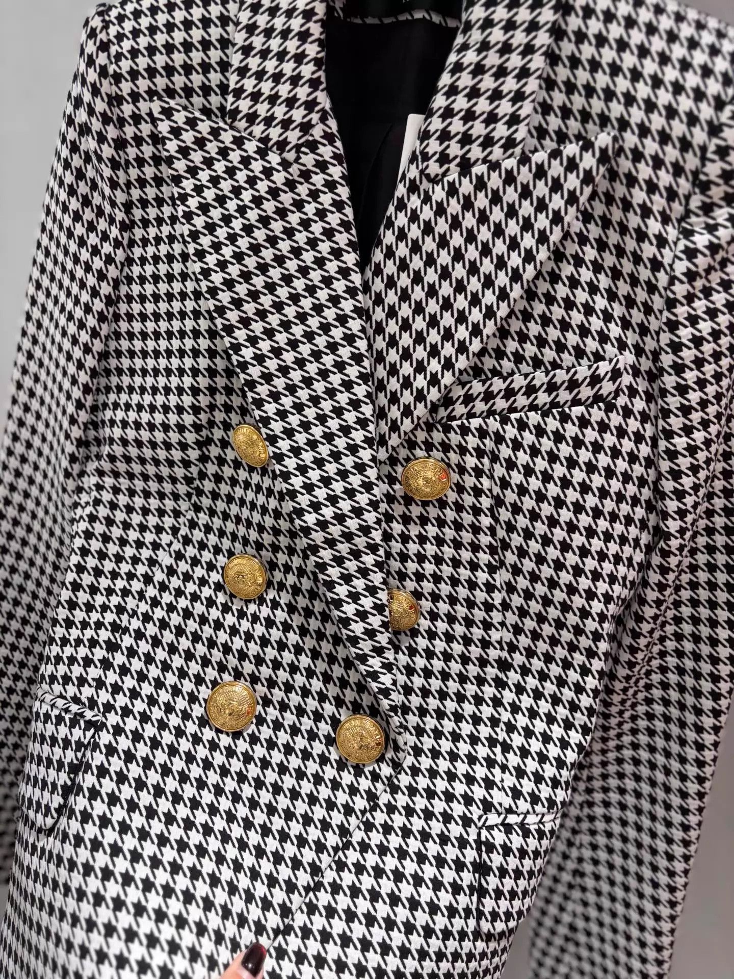 Balmain BALMAIN black and white houndstooth waist-cinching blazer Size XS / US 0-2 / IT 36-38 - 2 Thumbnail