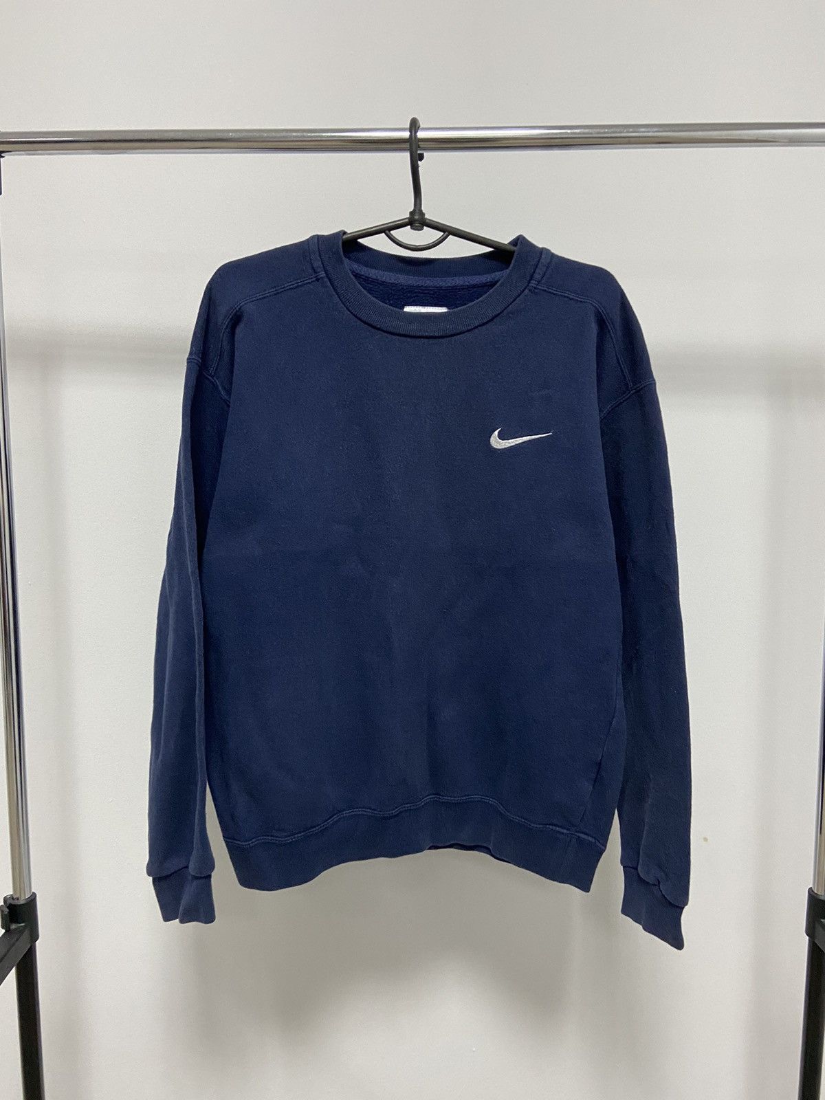 Nike Nike Sweatshirt Small Swoosh Logo Vintage Y2K 90s Size US S / EU 44-46 / 1 - 1 Thumbnail
