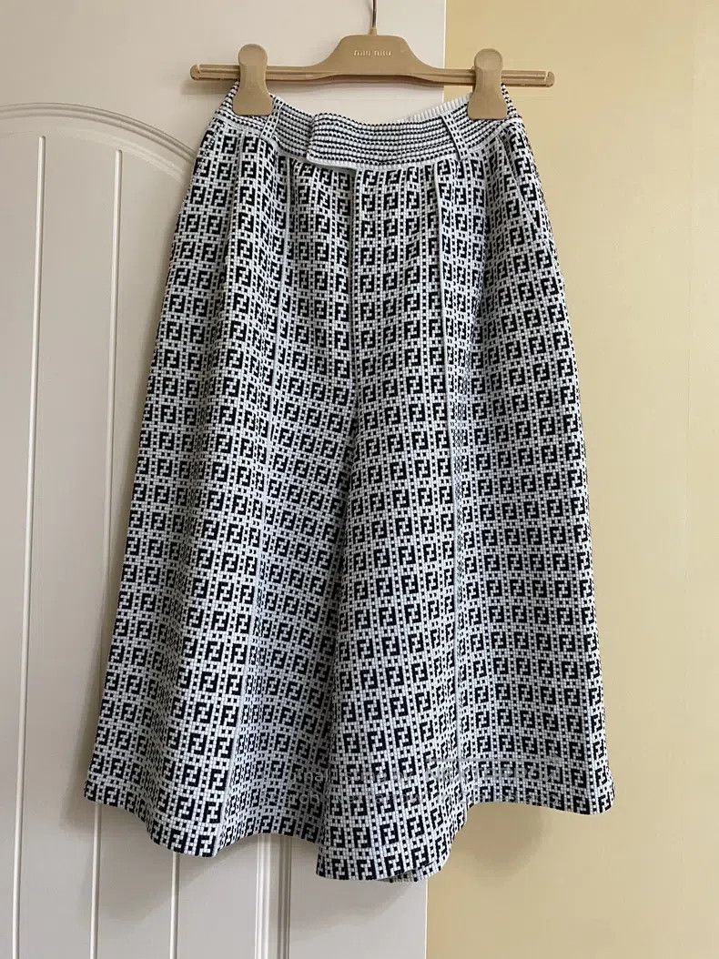 Fendi Fendi Classic Black and White Logo Monogram Wide Leg Pants Size 26" / US 2 / IT 38 - 1 Thumbnail