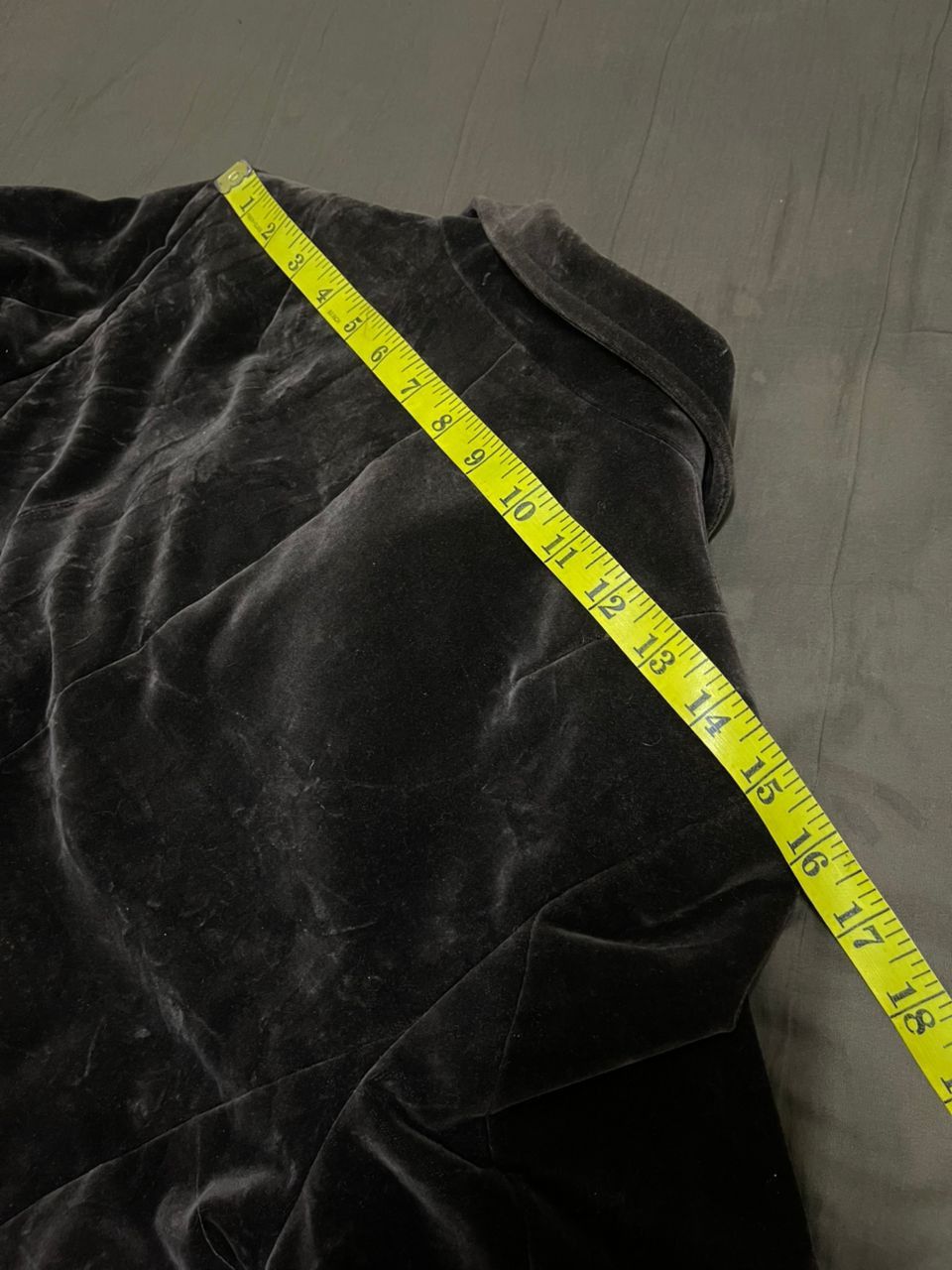 Vintage Vintage Yves Saint Laurent Dark Brown Velvet Blazaers Size US S / EU 44-46 / 1 - 10 Thumbnail