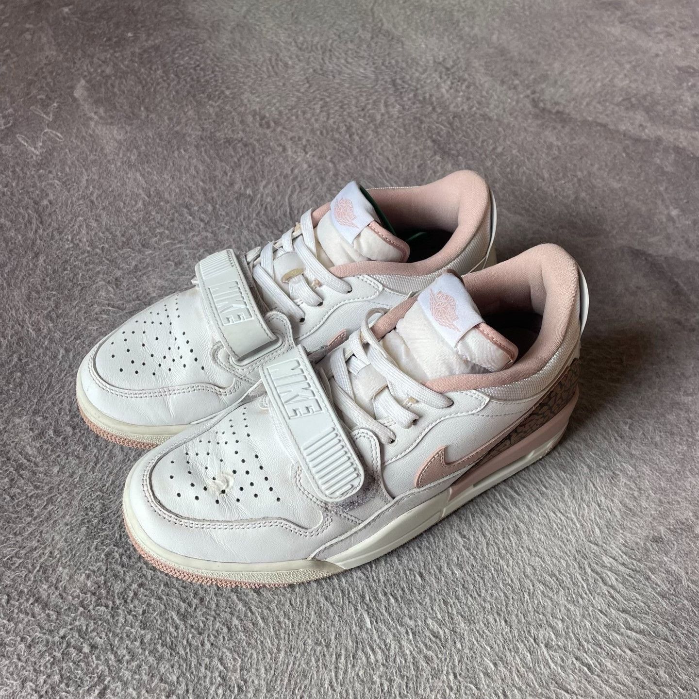 Nike Nike Pink Lowtop Sneakers 39 Men Size US 6.5 / EU 39-40 - 1 Thumbnail
