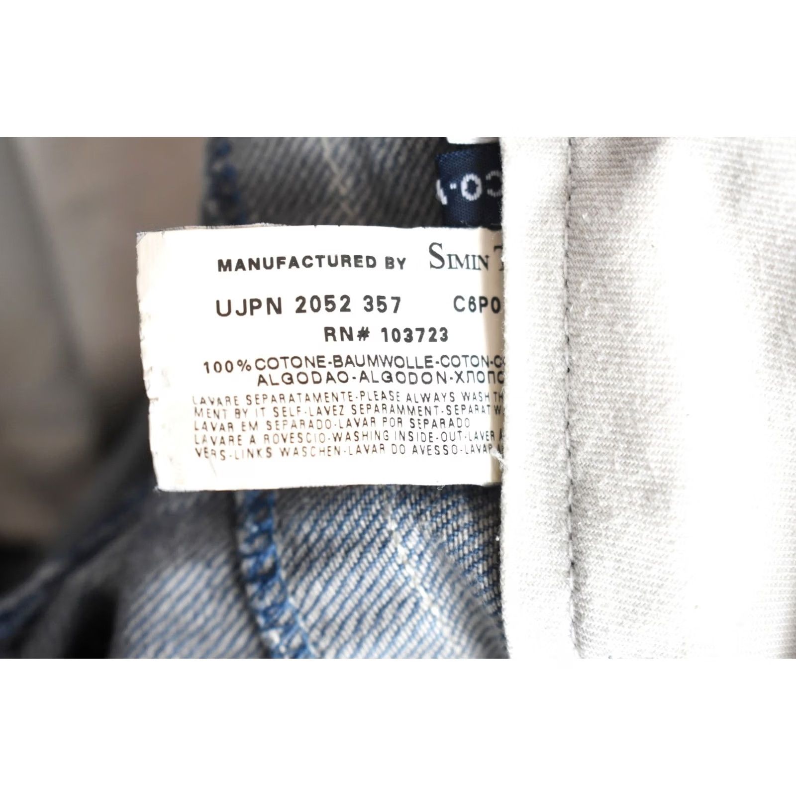 Vintage ARMANI JEANS Men's Jeans W33 Straight Fit Blue Zip Fly Fade Effect Whiskers Size US 33 - 6 Thumbnail
