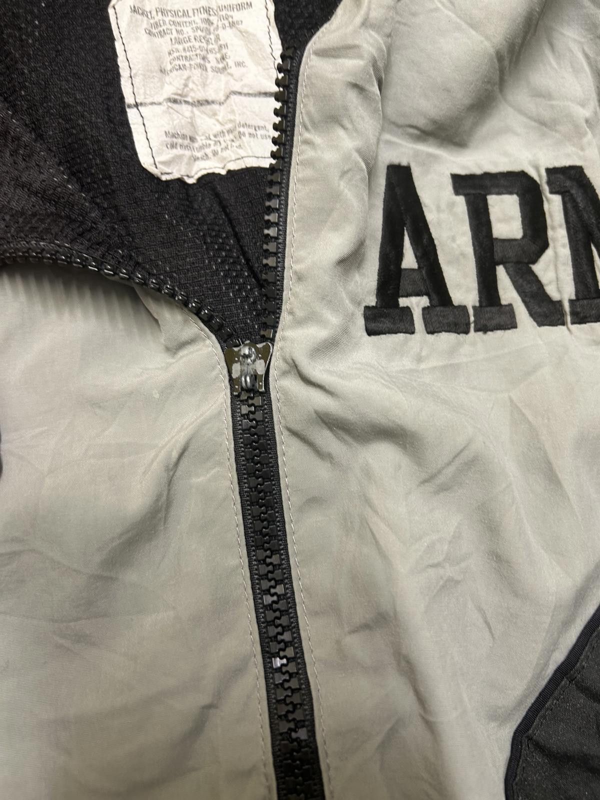 Designer Vintage Army Windbreaker Jacket Size US L / EU 52-54 / 3 - 6 Thumbnail