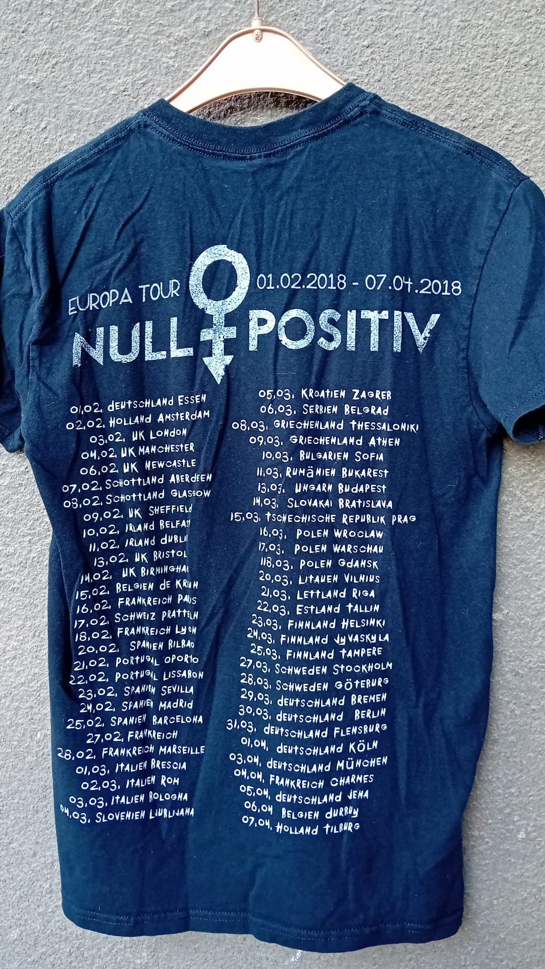 Band Tees Null Positiv Europe Tour 2018 t-shirt sz S Size US S / EU 44-46 / 1 - 2 Thumbnail