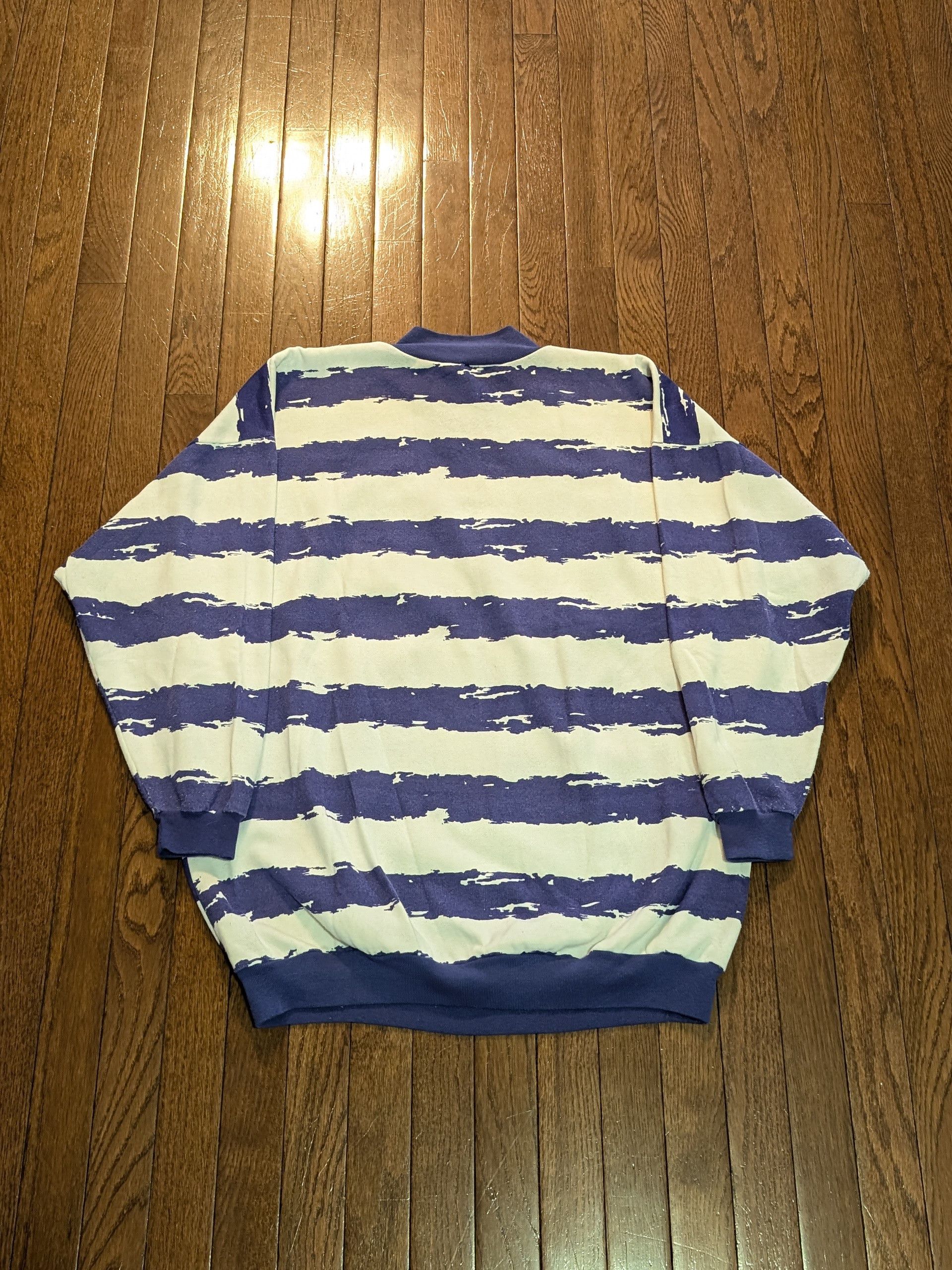 Mickey Unlimited Vintage Mickey and Minnie Striped Crewneck Size L Size US L / EU 52-54 / 3 - 5 Thumbnail