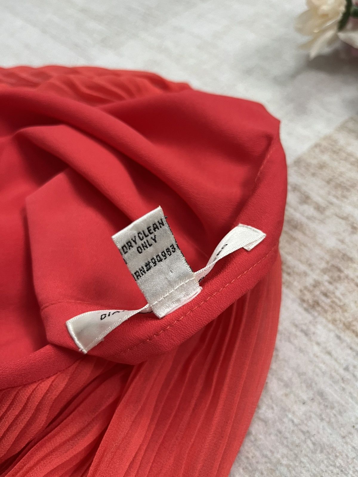 Diane von Furstenberg Vintage 00s Diane von Furstenberg RedSilkPleatedSleeveBlouse Size M / US 6-8 / IT 42-44 - 7 Thumbnail