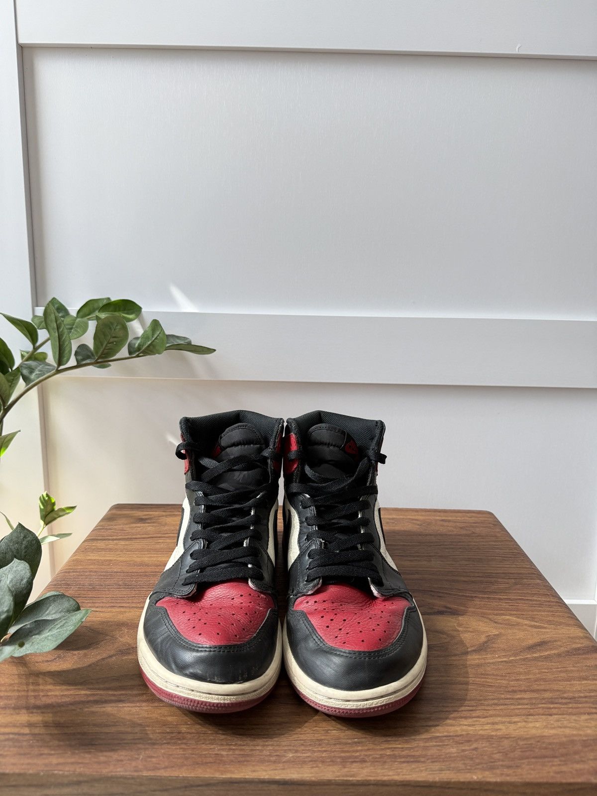 Jordan Brand Jordan 1 High Bred Toe Size US 9.5 / EU 42-43 - 3 Thumbnail