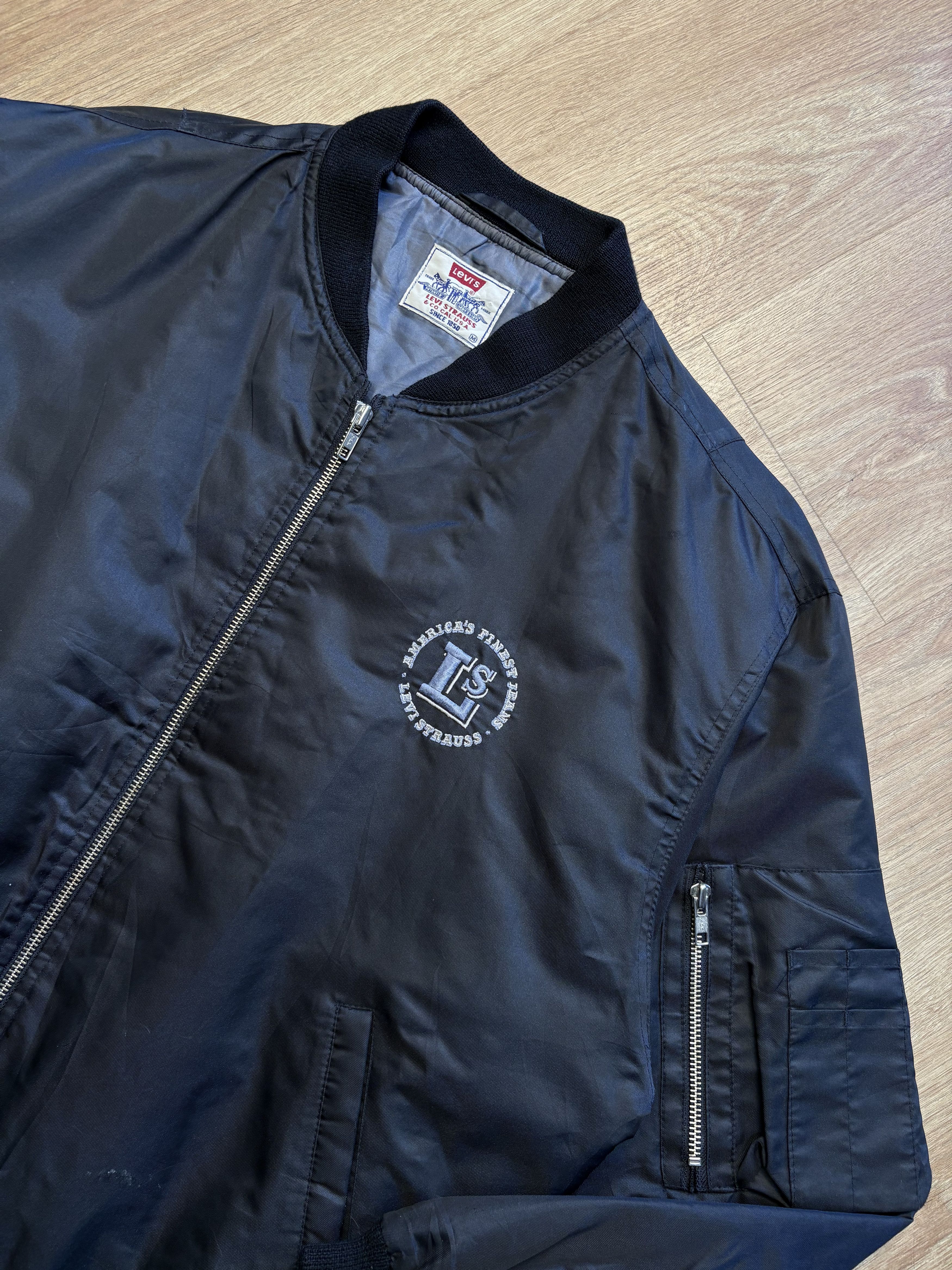 Levi's Levi's 90s Black Embroidered Bomber Jacket (M) Size US M / EU 48-50 / 2 - 3 Thumbnail