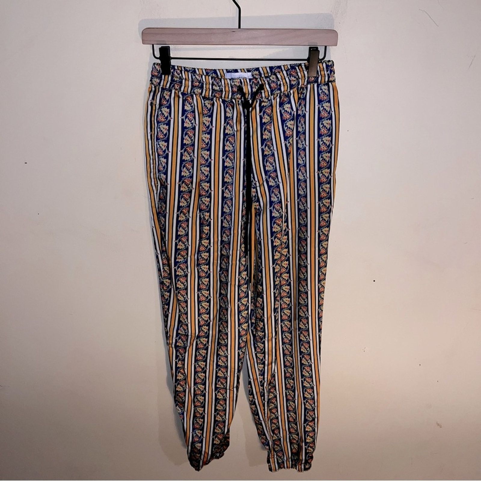 Urban Outfitters URBAN OUTFITTERS floral satin eclectic drawstring joggers S Size 27" / US 4 / IT 40 - 1 Thumbnail