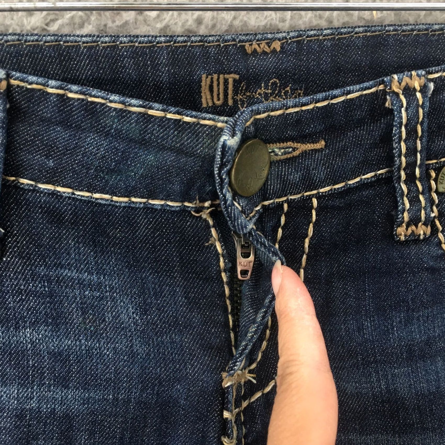 Vintage KUT from the Kloth Skinny Jeans Womens 2 Blue Denim Low Rise Dark Wash Zip Fly Jeans Size 26" / US 2 / IT 38 - 4 Thumbnail