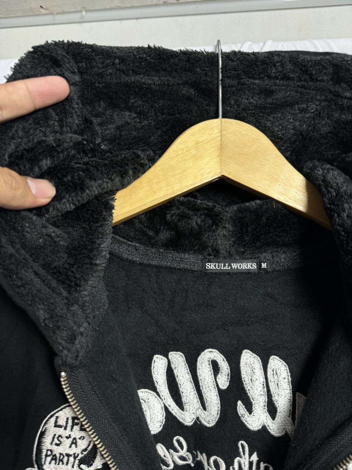 Japanese Brand Velvet Hoodie Skulls Bones life is a party Size US M / EU 48-50 / 2 - 7 Thumbnail