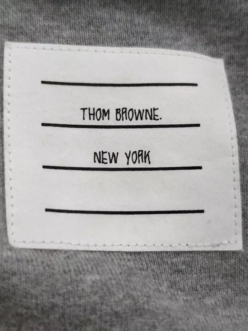 Thom Browne THOM BROWNE38Classic 4-stripe V-neck Cardigan 2502-Nextarro Size XS / US 0-2 / IT 36-38 - 4 Thumbnail