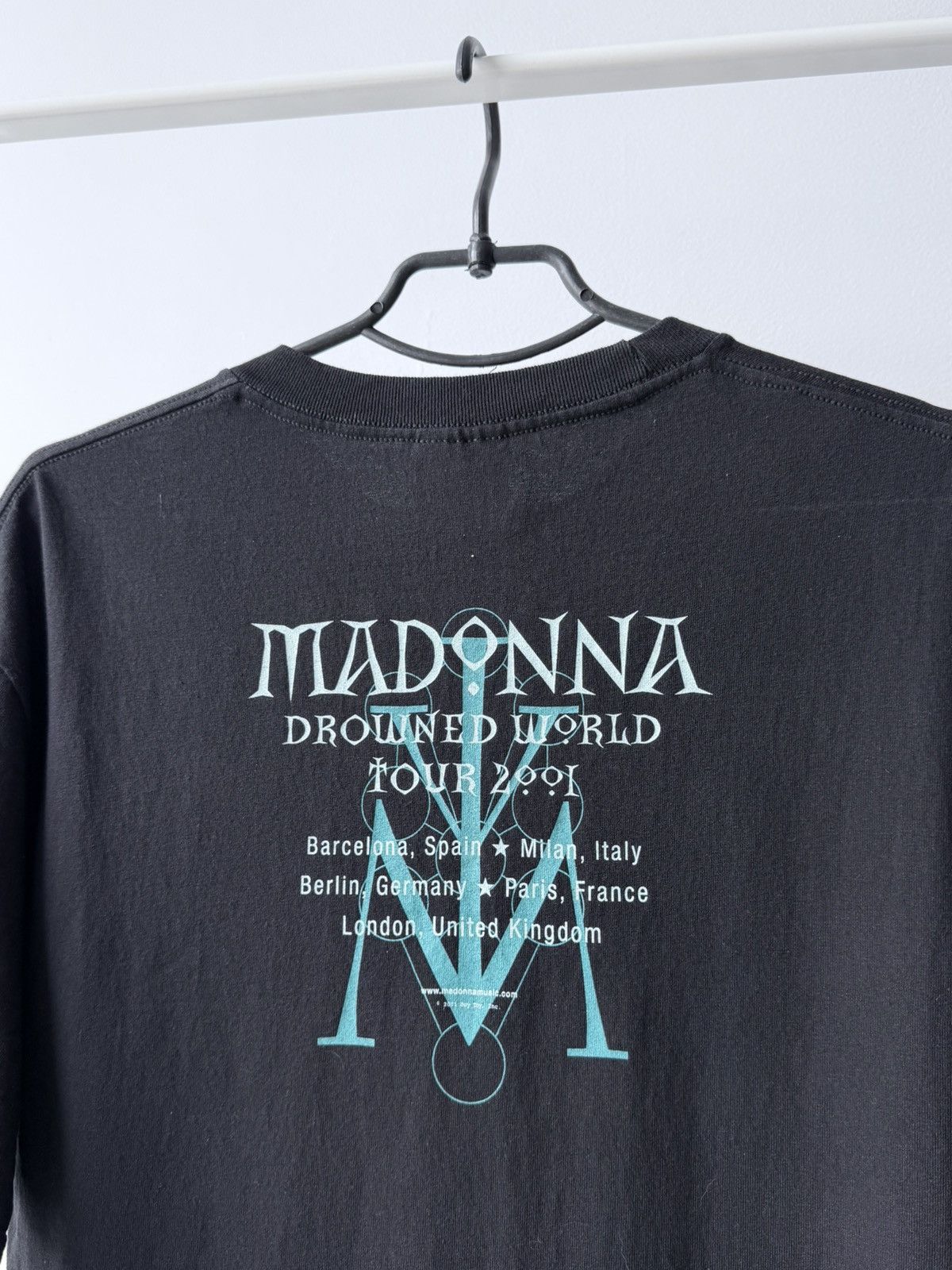Band Tees Vintage 2001 Madonna Drowned World Tour T-Shirt Tee Size US L / EU 52-54 / 3 - 4 Thumbnail