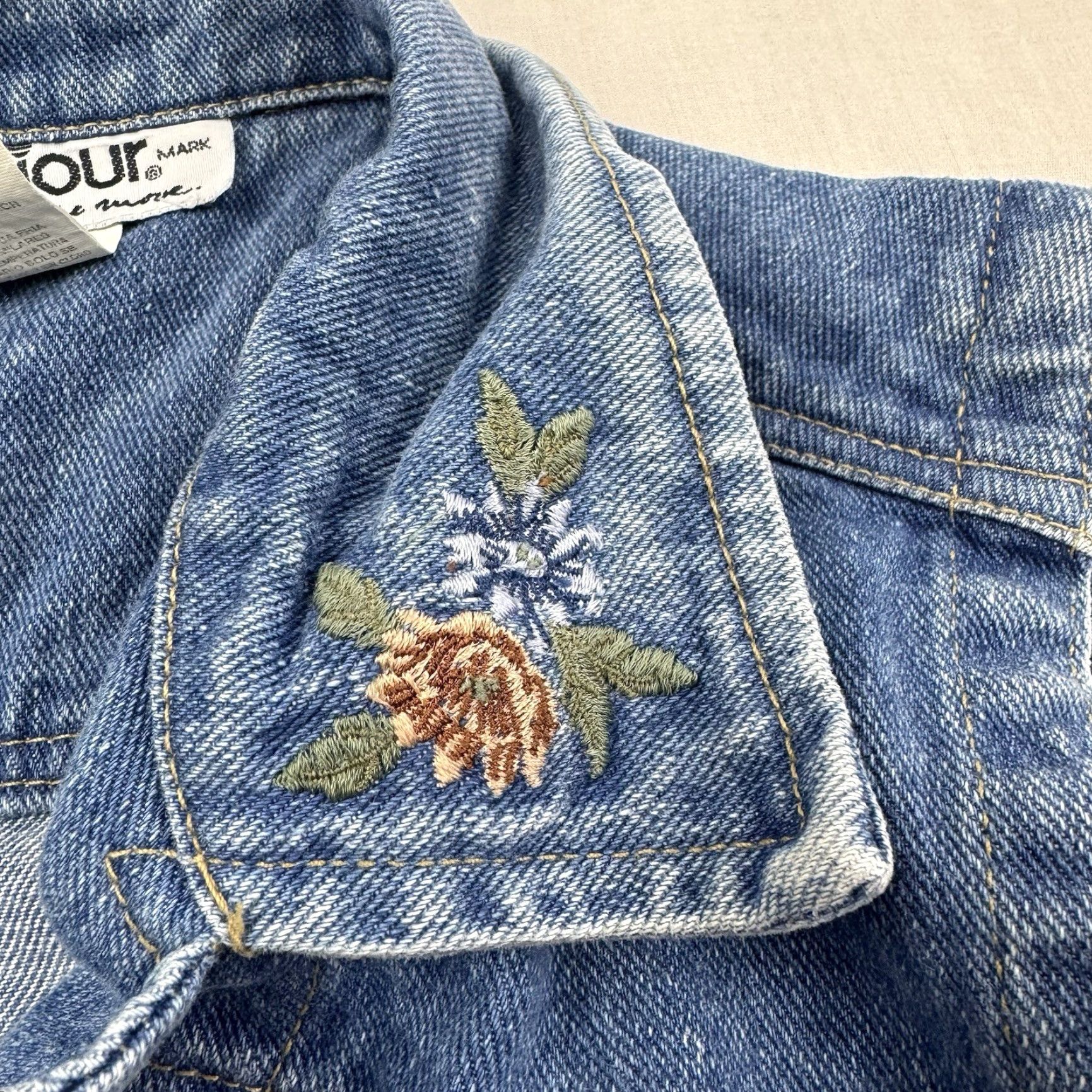 Vintage VINTAGE BonJour Denim Vest Womens Medium Blue Embroidered Collar 90s Y2K Sleeveless Shopwear Size M / US 6-8 / IT 42-44 - 3 Thumbnail