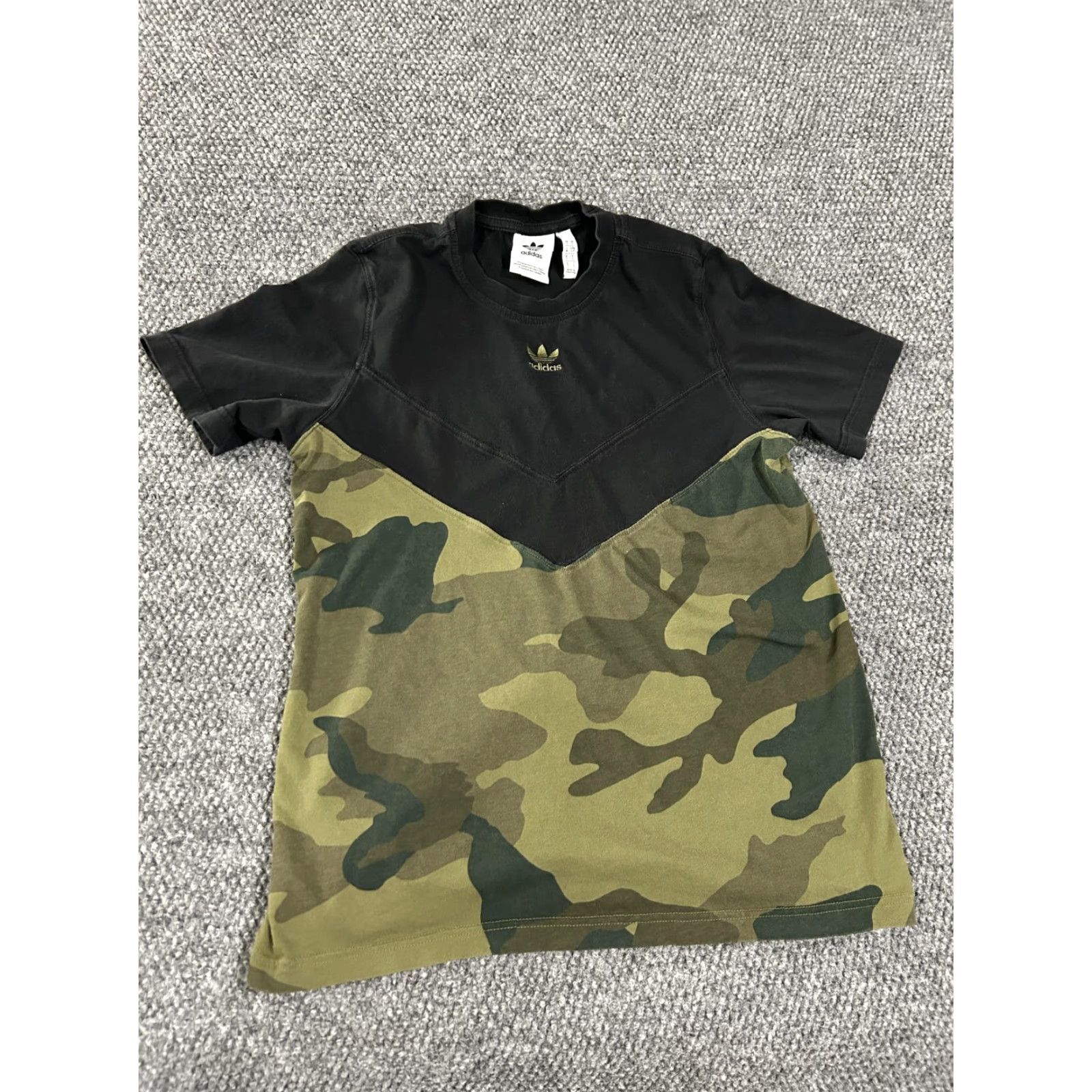 Adidas Adidas Shirt Mens Small Green Camo Trefoil Logo Colorblock Tee T-Shirt Size US S / EU 44-46 / 1 - 2 Thumbnail