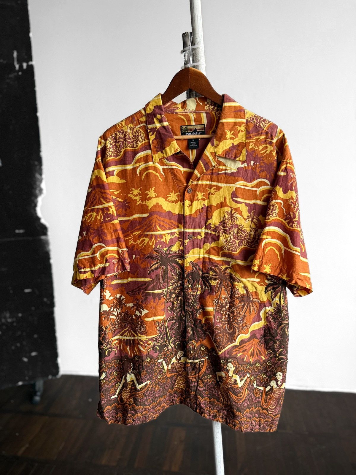 Patagonia Pataloha Mens Vintage Orange Hawaiian Print Shirt