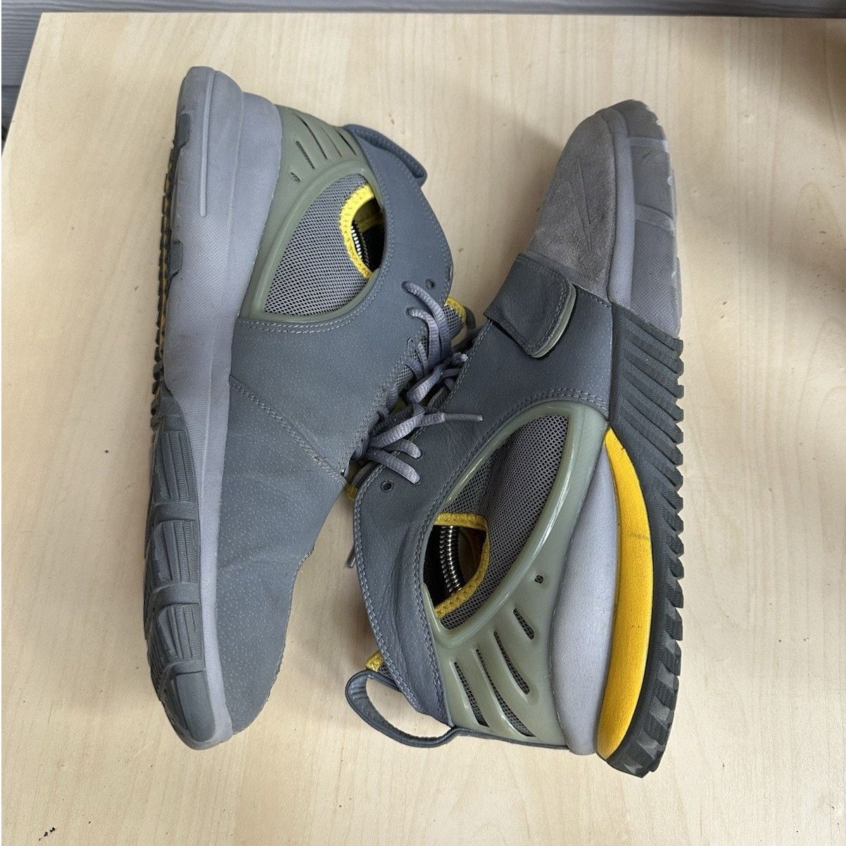 Nike × Vintage Size 12 Rare 2005 Nike Huarache Trainer Mens 313373-002 Size US 12 / EU 45 - 3 Thumbnail
