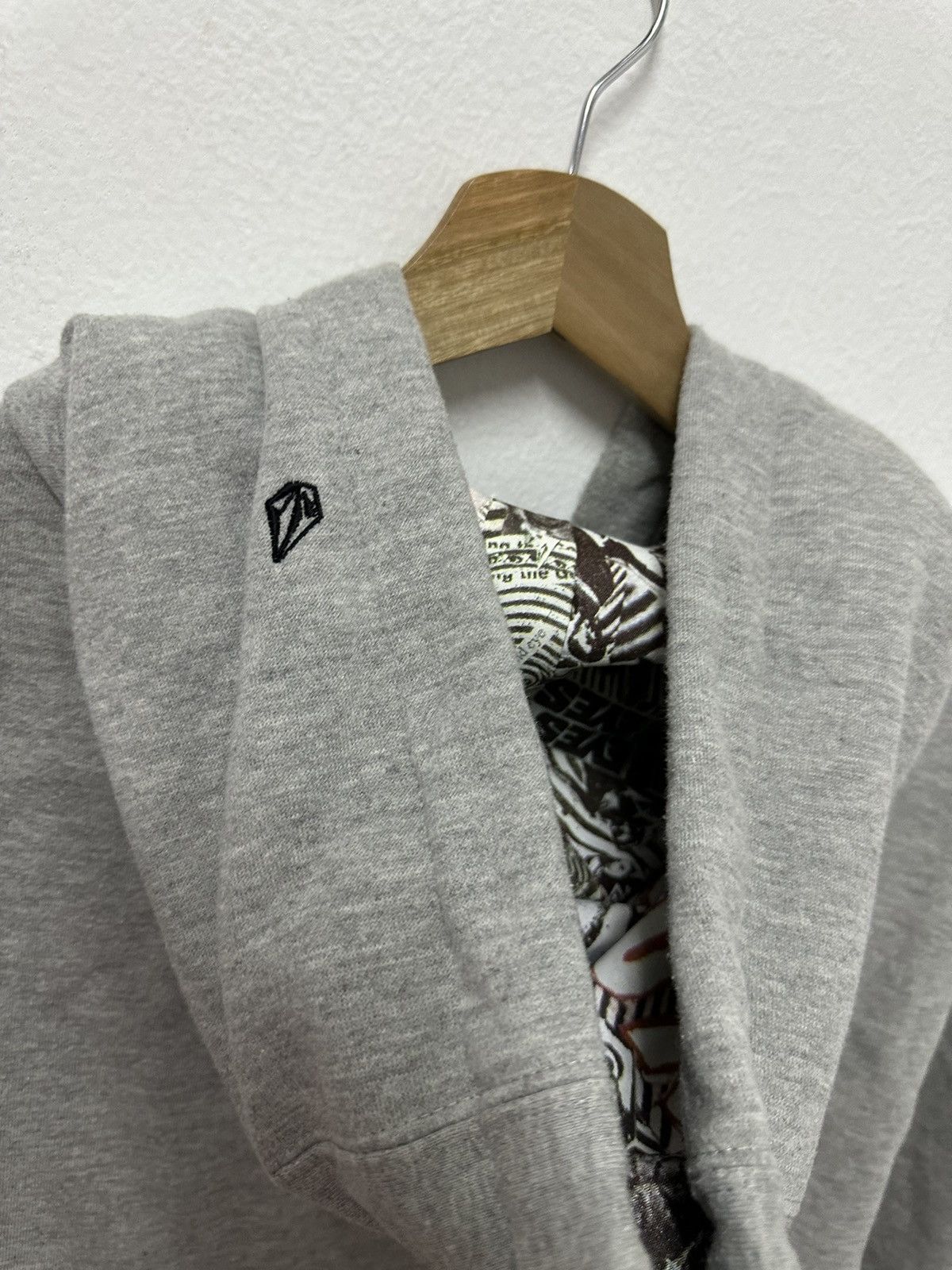 Japanese Brand × Vintage × Volcom Vintage Volcom Don’t Be Like Hamburger Big Logo Hoodie Size US M / EU 48-50 / 2 - 13 Thumbnail